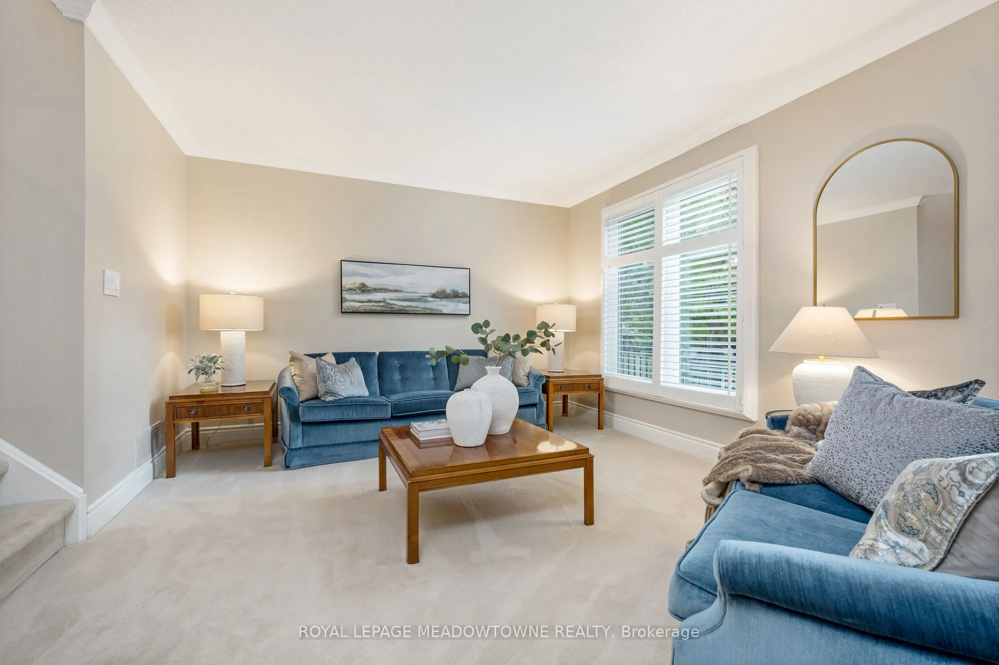561 Hawthorne Crescent