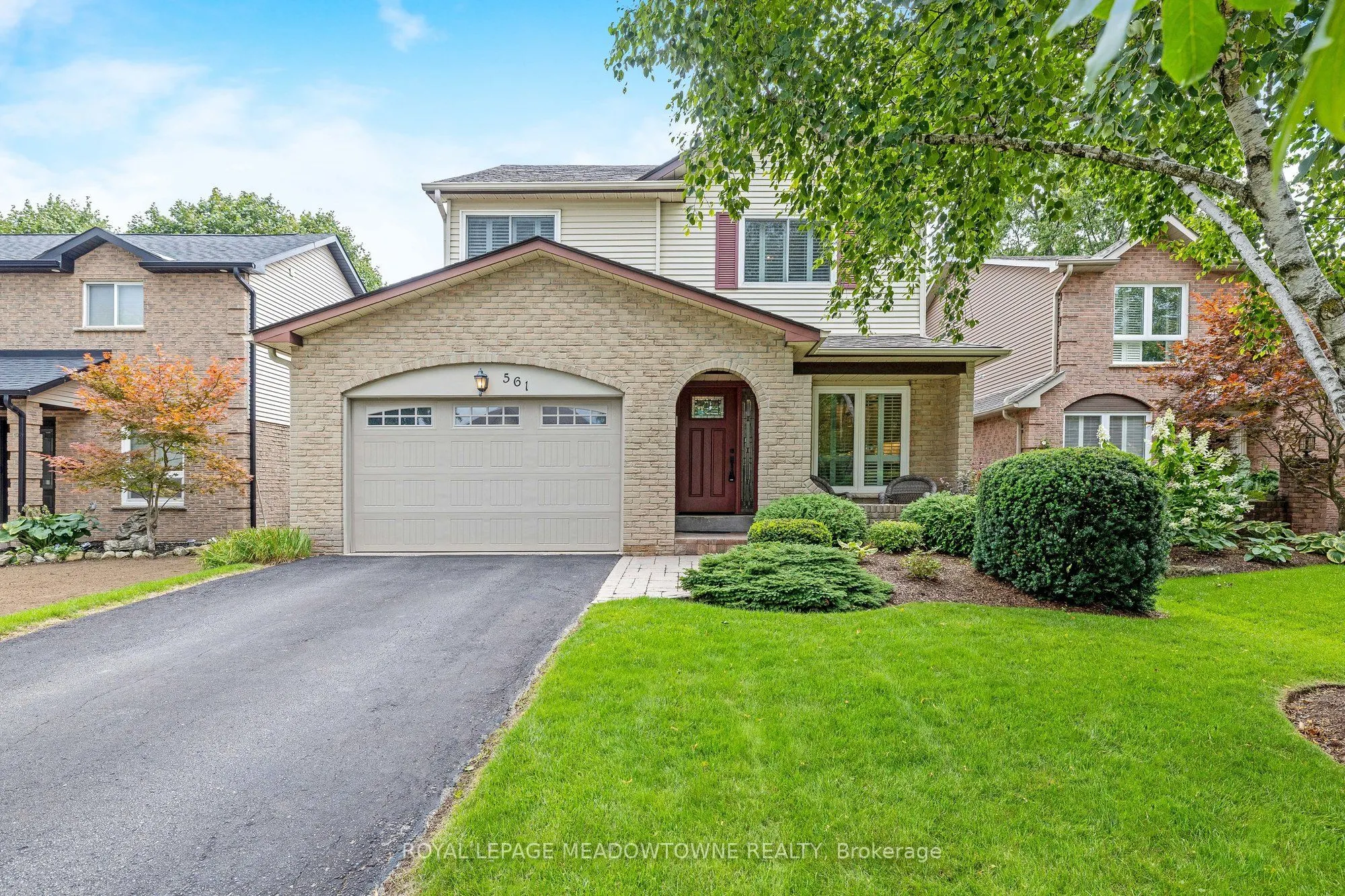 561 Hawthorne Crescent