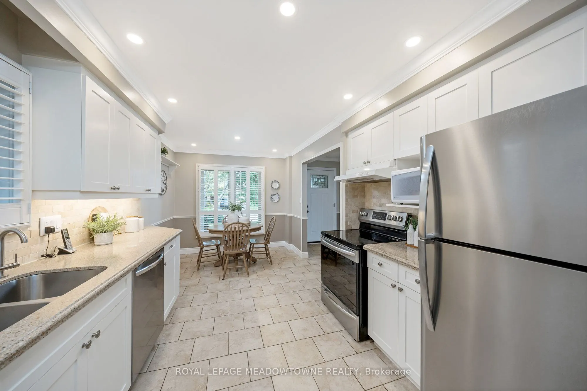 561 Hawthorne Crescent