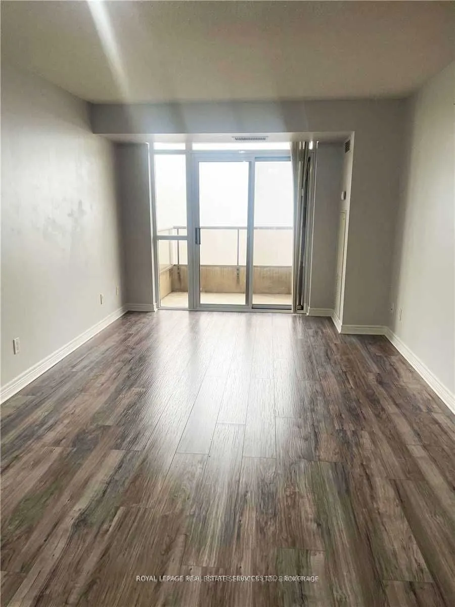 310 Burnhamthorpe Road W, #1910