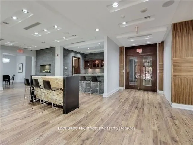 310 Burnhamthorpe Road W, #1910