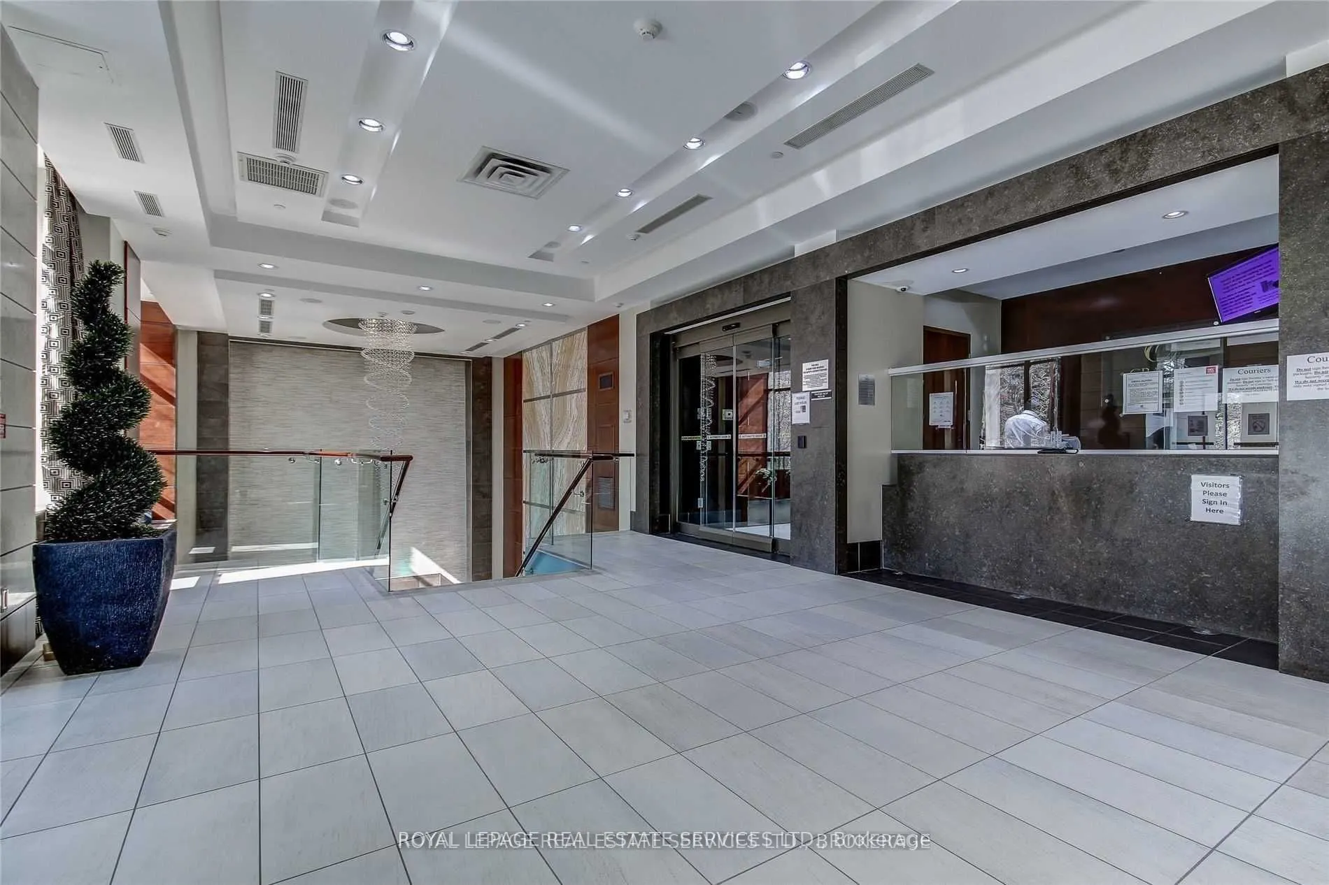 310 Burnhamthorpe Road W, #1910