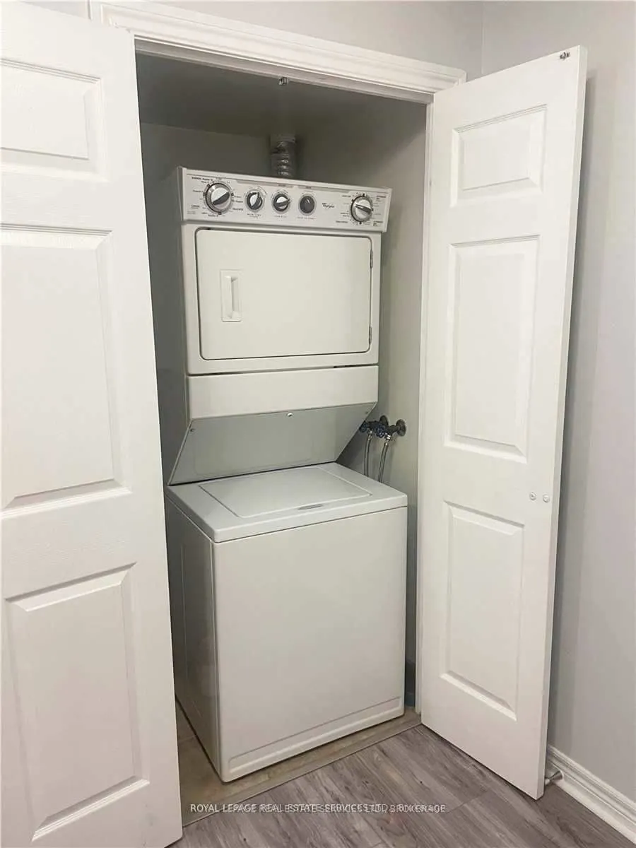 310 Burnhamthorpe Road W, #1910