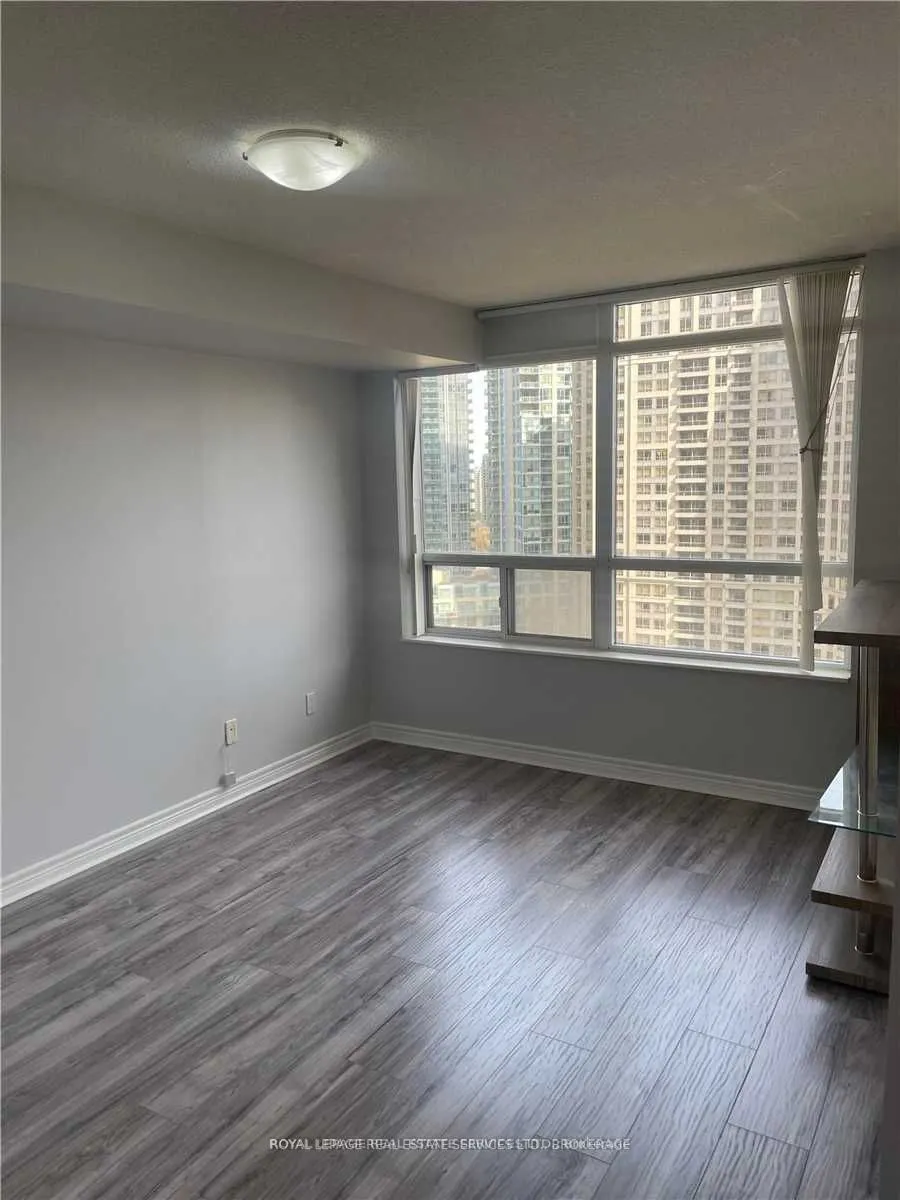 310 Burnhamthorpe Road W, #1910