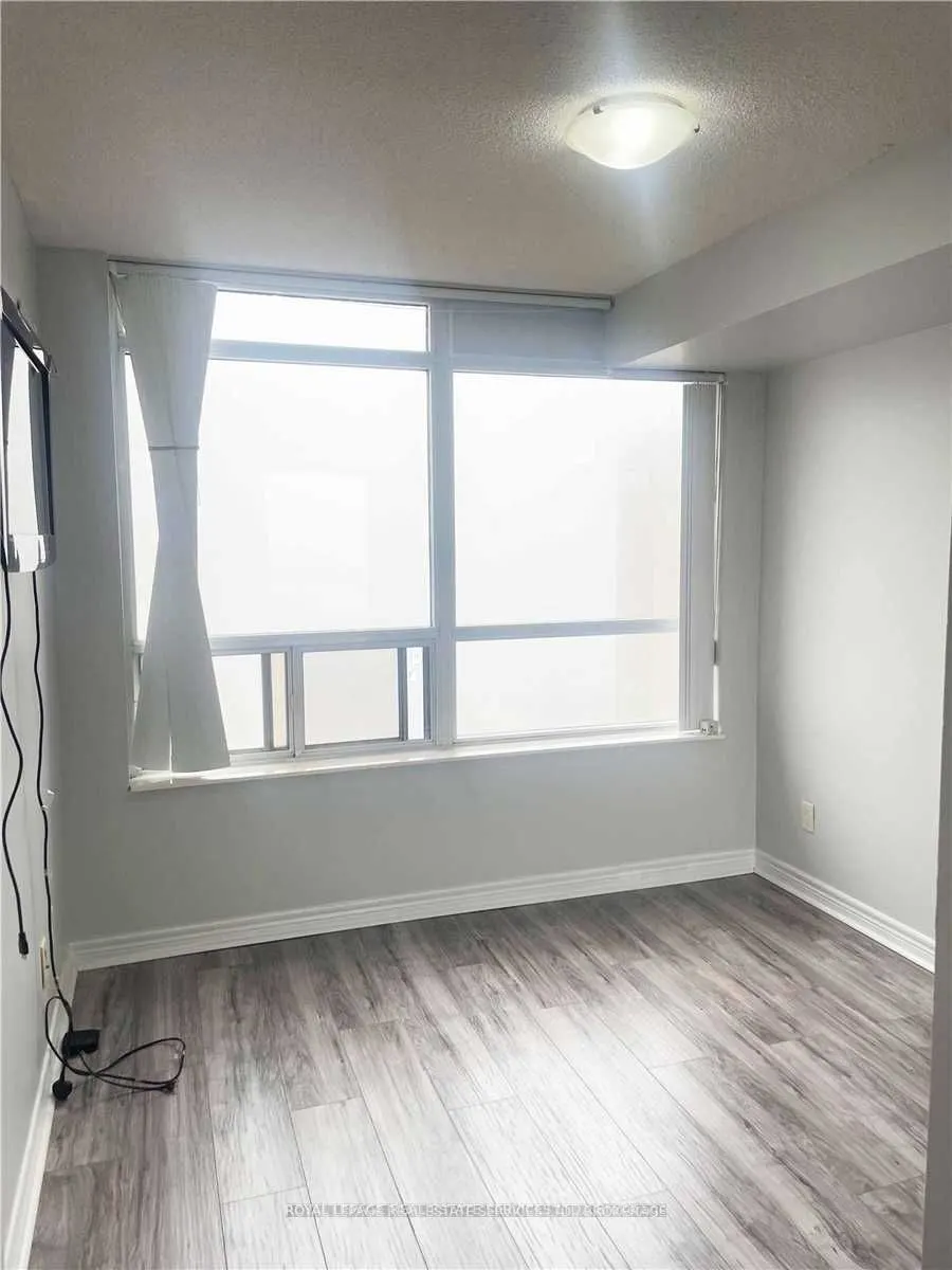 310 Burnhamthorpe Road W, #1910