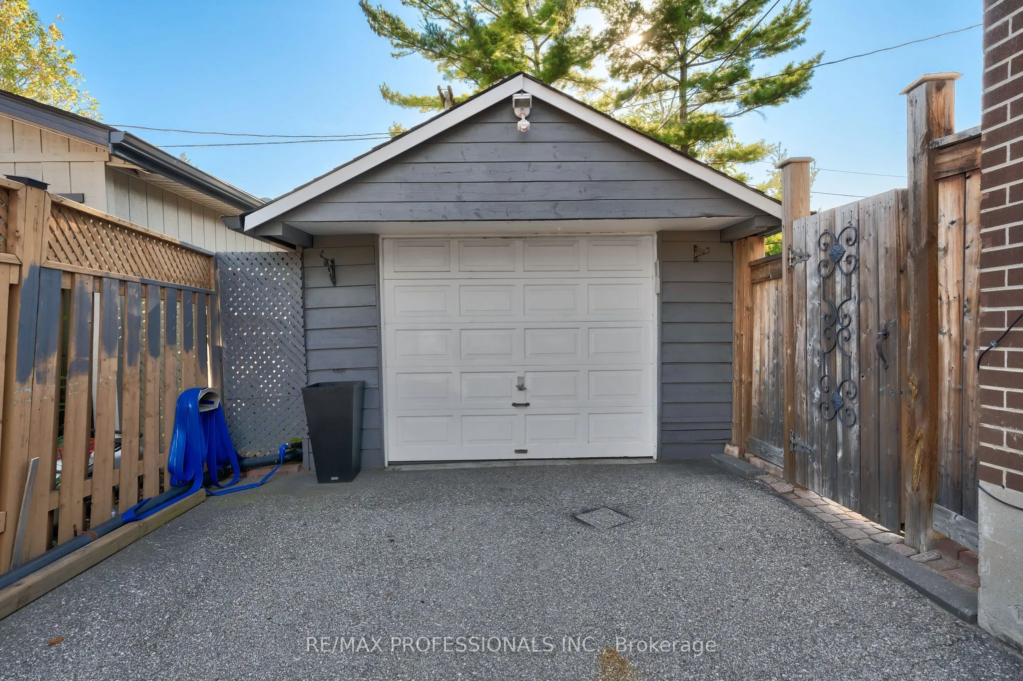 216 Wellesworth Drive