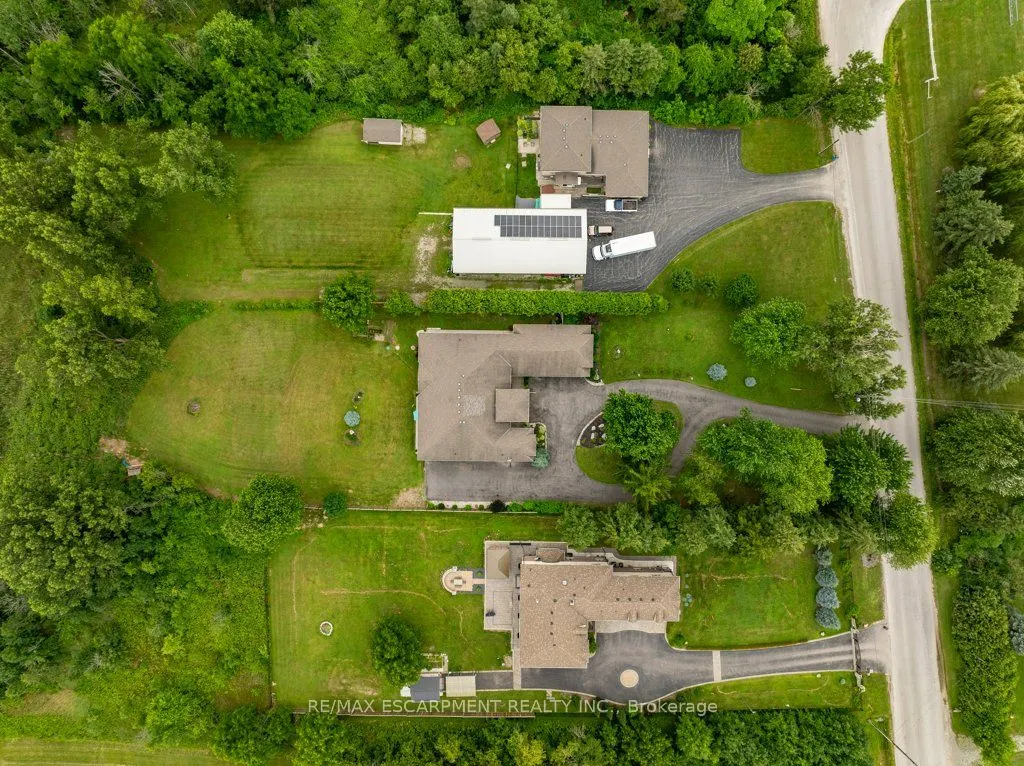 2462 2 Side Road