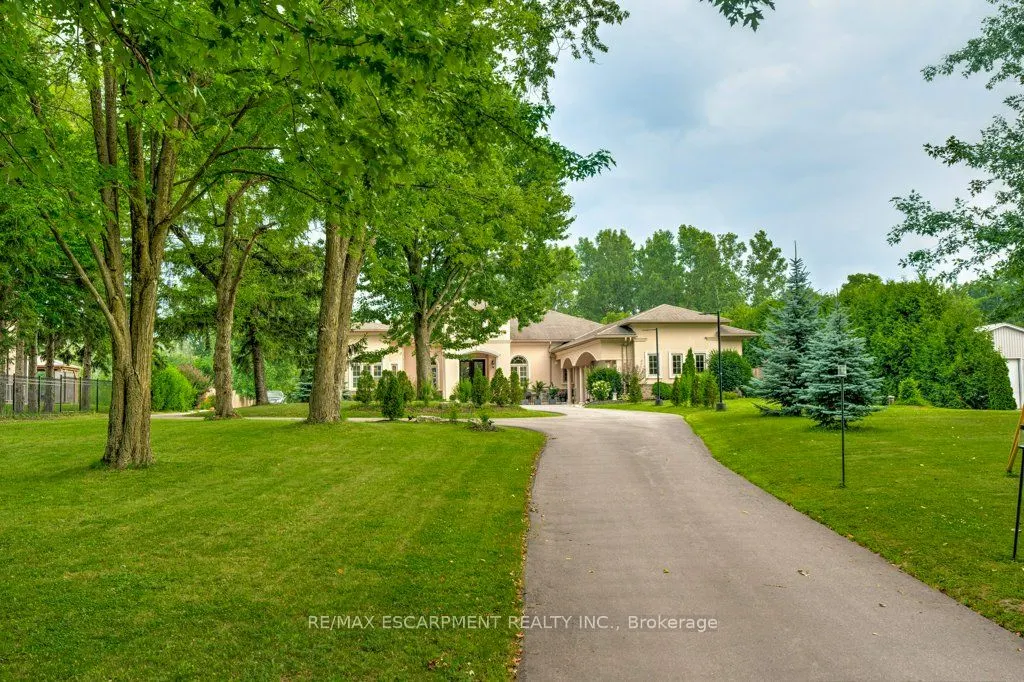 2462 2 Side Road