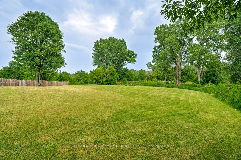 2462 2 Side Road