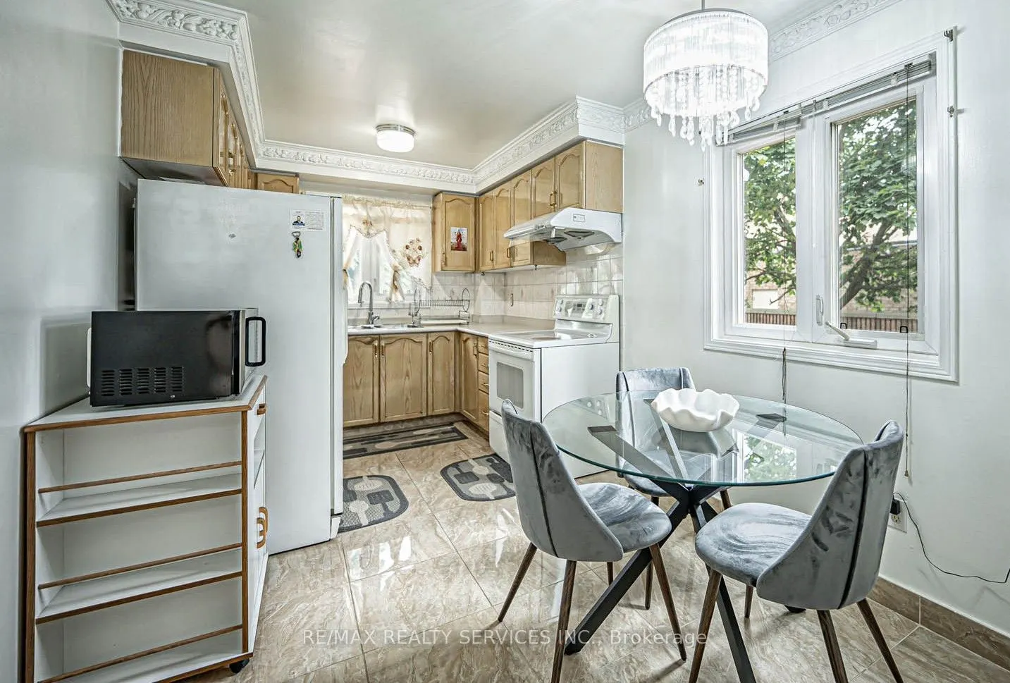 10 Shirley Place, #10