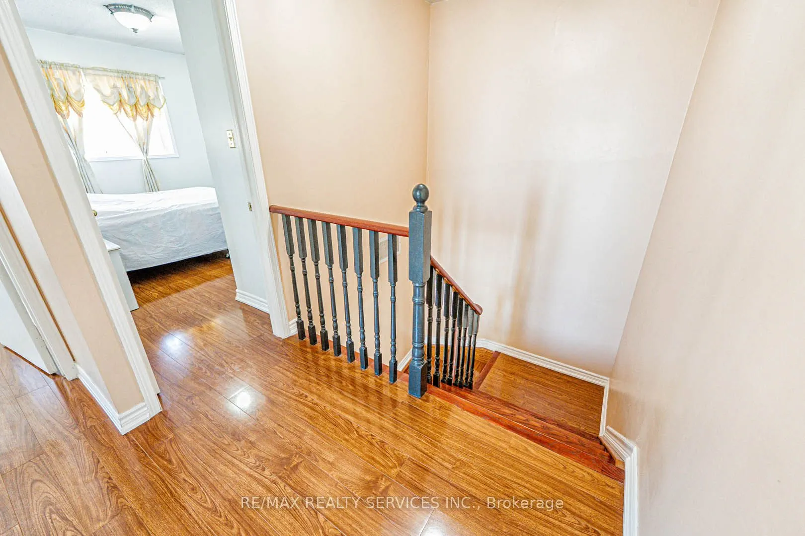 10 Shirley Place, #10