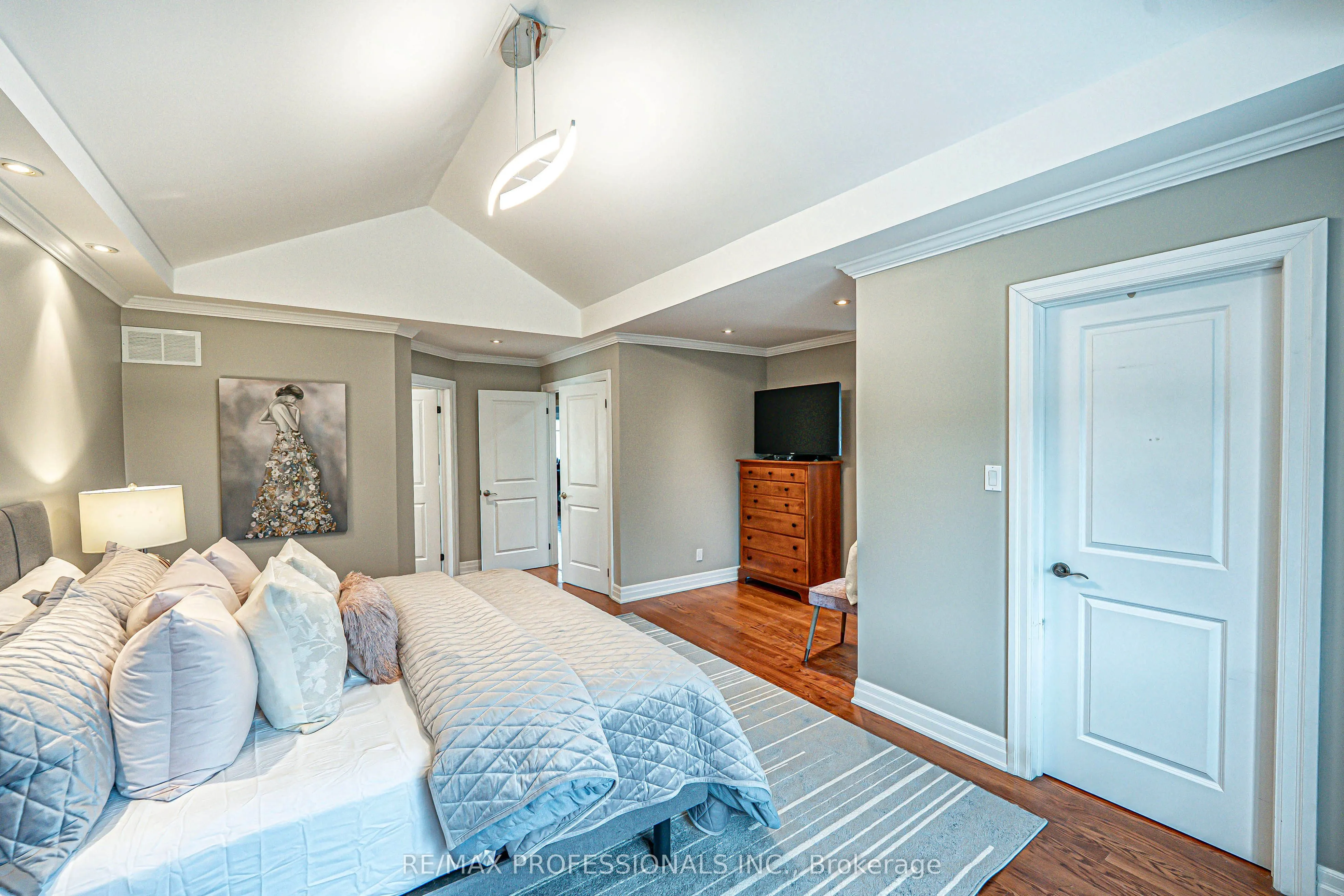 116 Lake Shore Drive