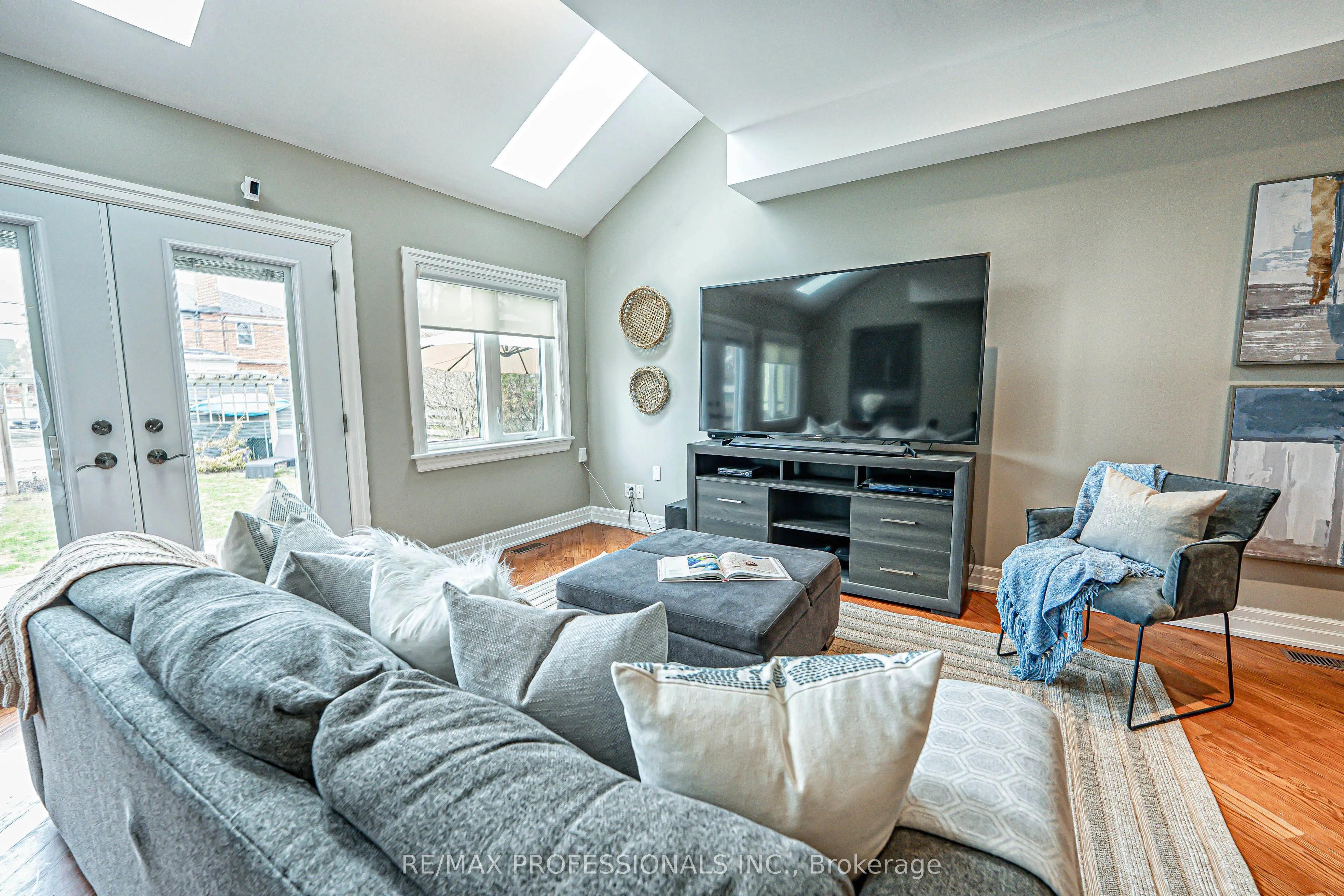116 Lake Shore Drive