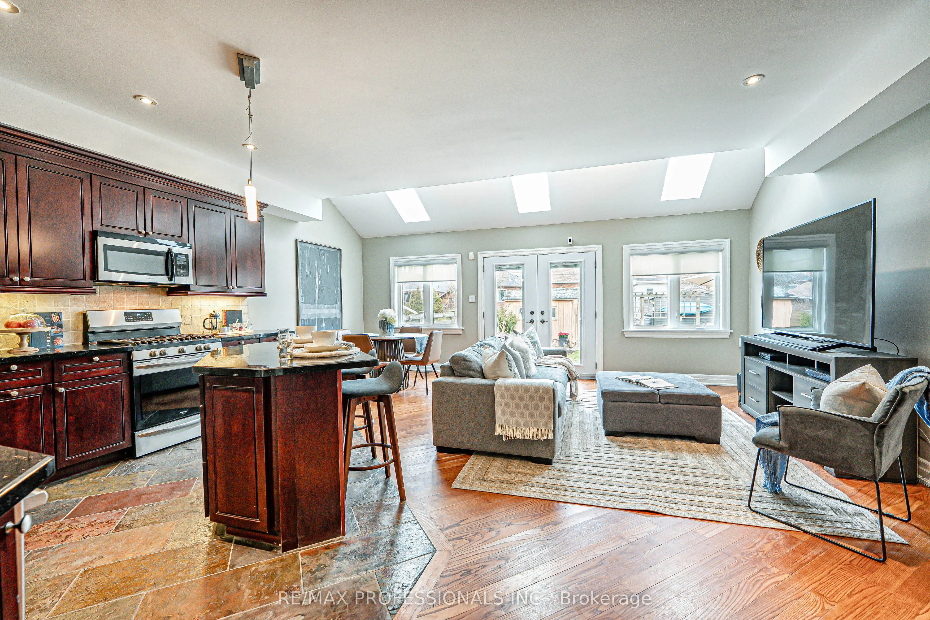 116 Lake Shore Drive