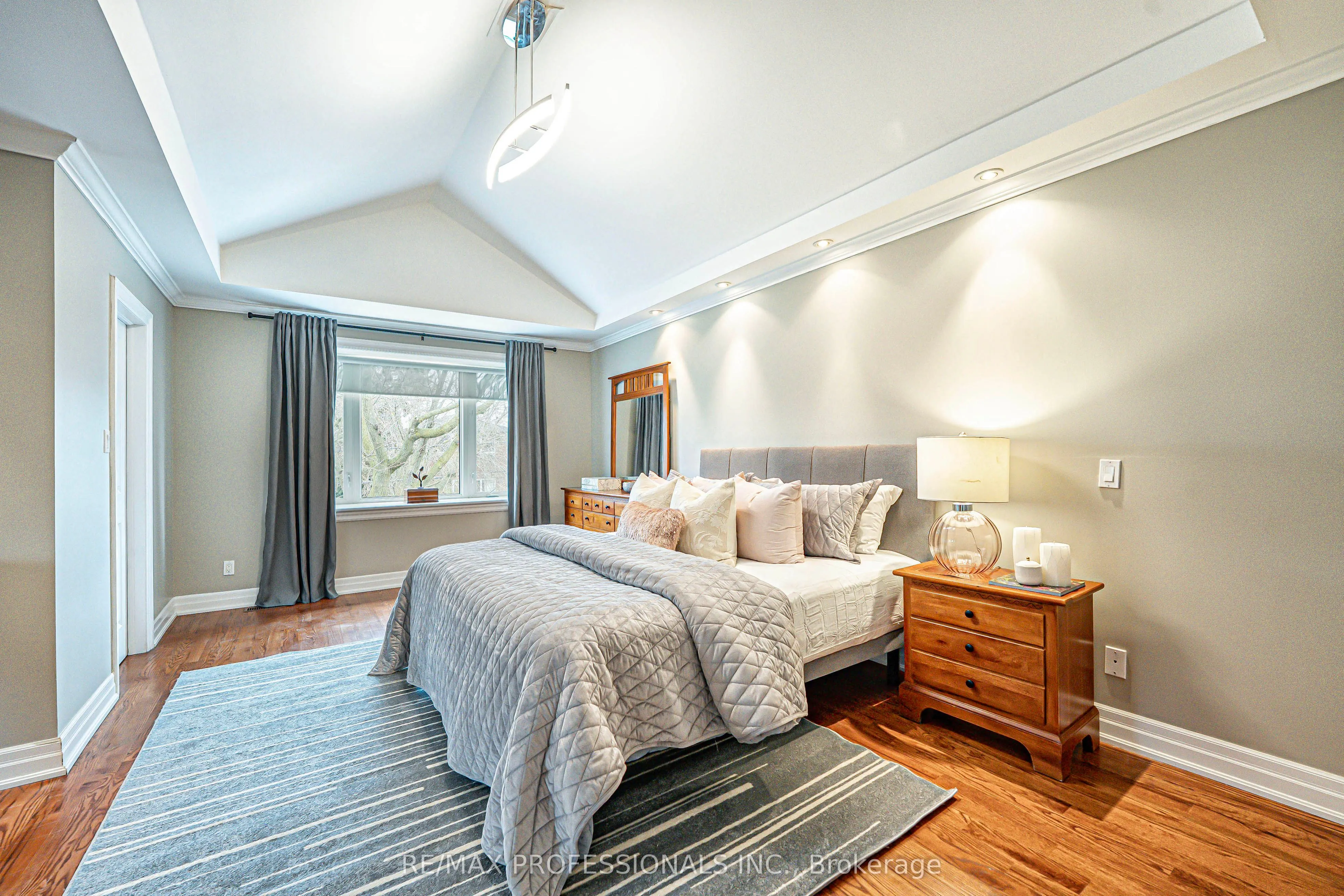 116 Lake Shore Drive