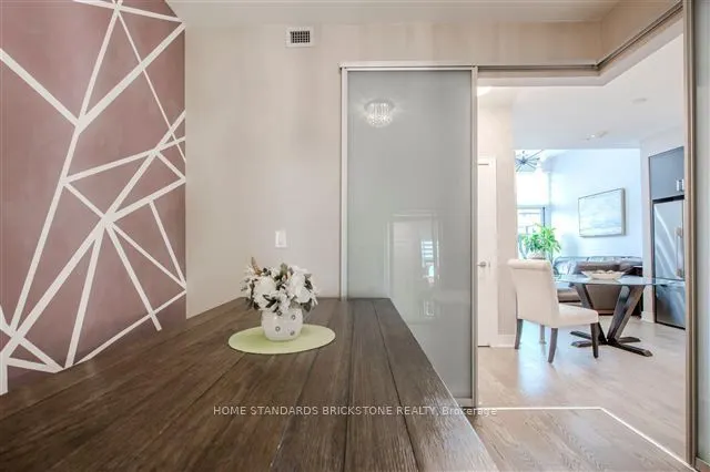 1575 Lakeshore Road W, #432