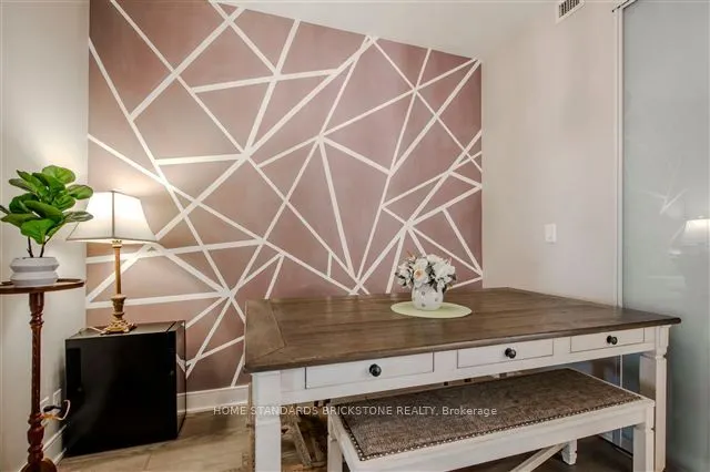 1575 Lakeshore Road W, #432