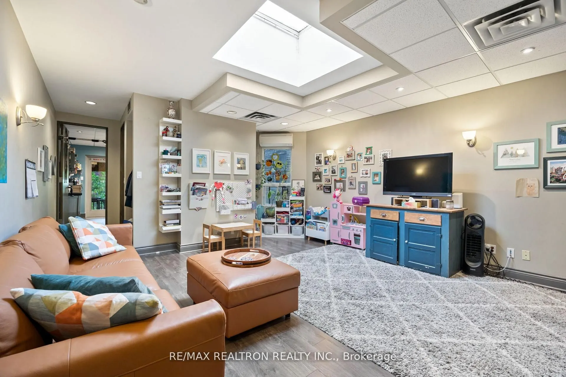 1611 Bloor Street W