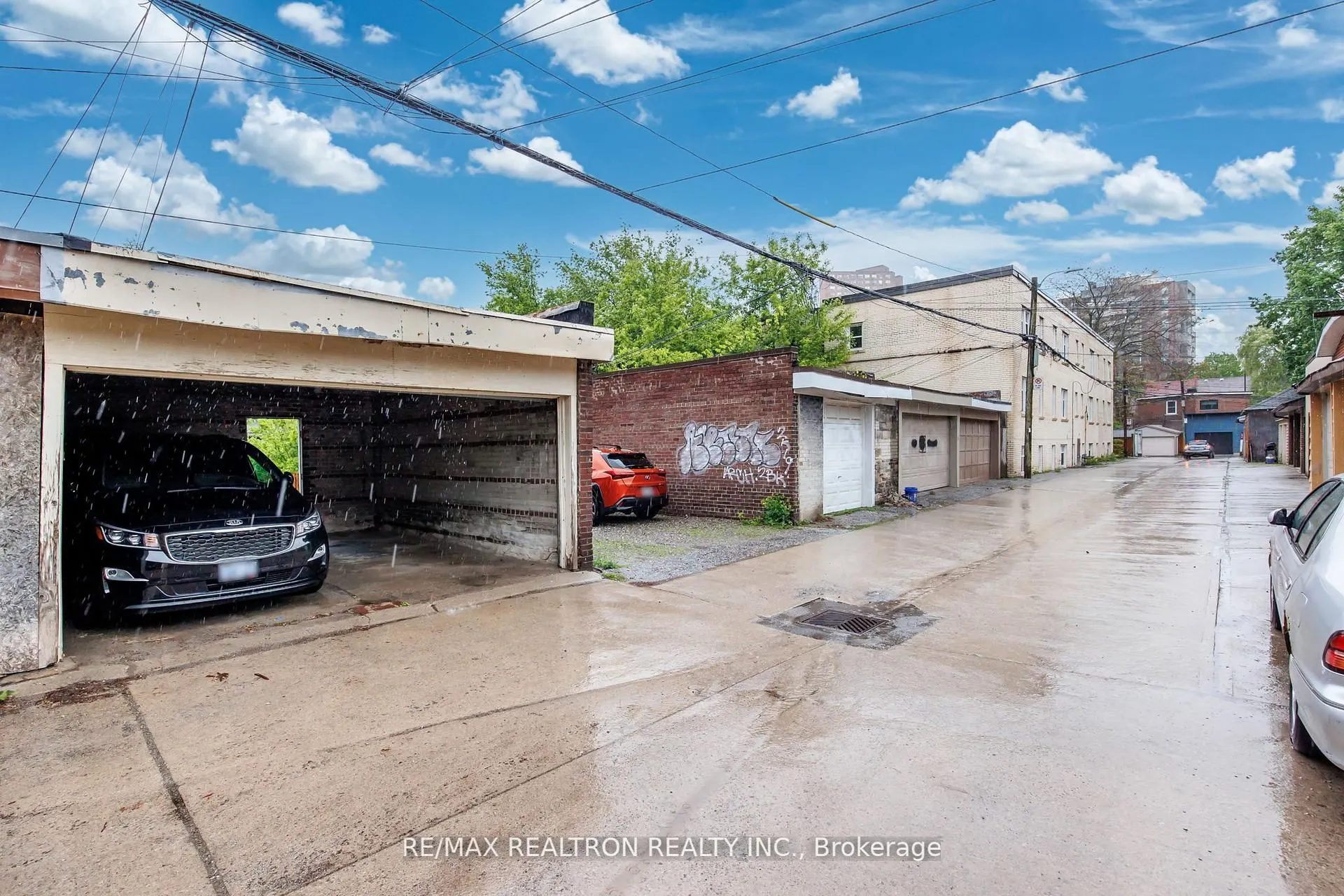 1611 Bloor Street W
