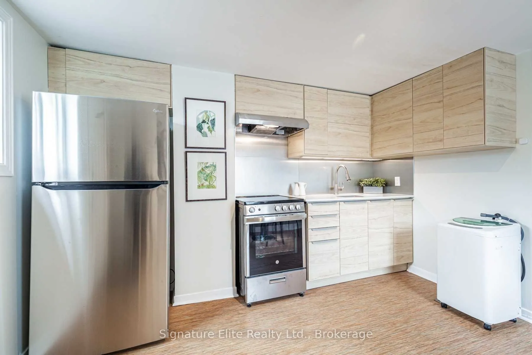 393 Westmoreland Avenue N, #Upper