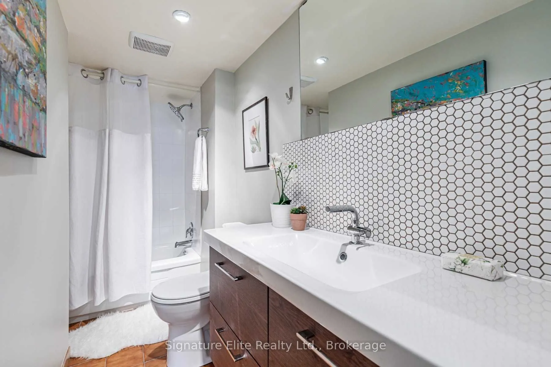 393 Westmoreland Avenue N, #Upper