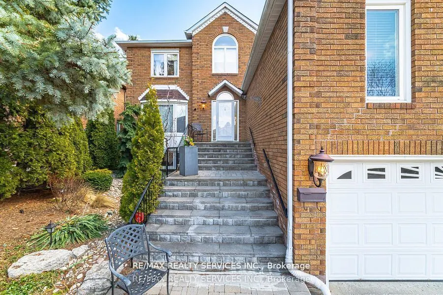 41 Christie Drive