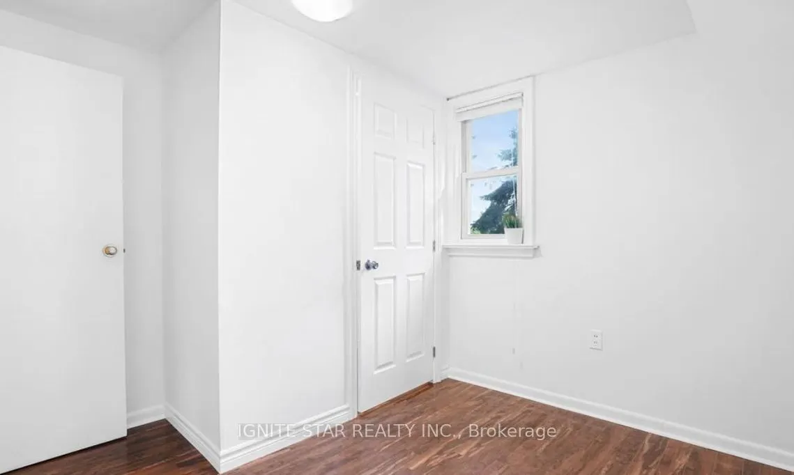 1136 Bronte Road