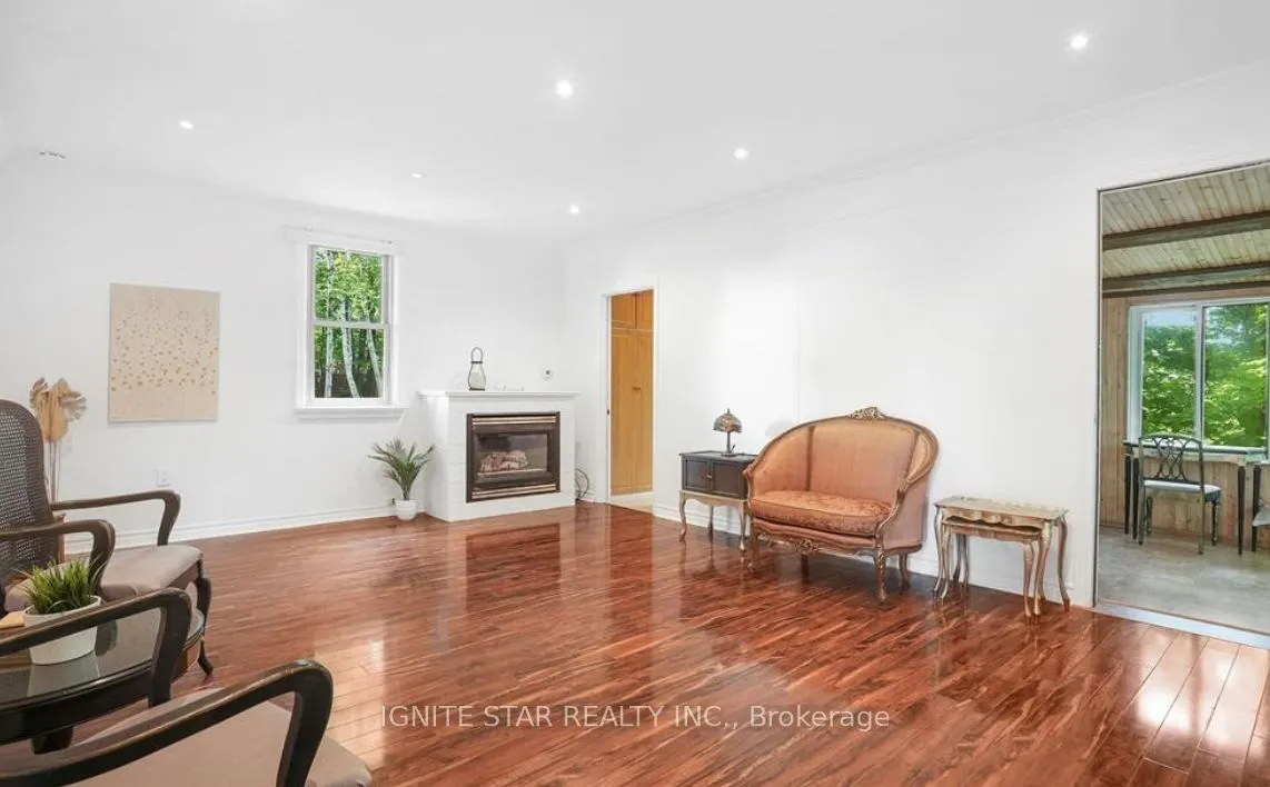 1136 Bronte Road
