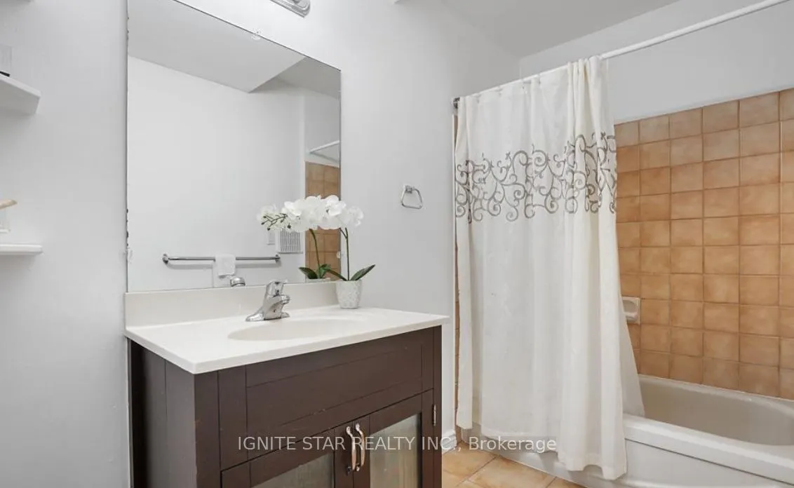 1136 Bronte Road
