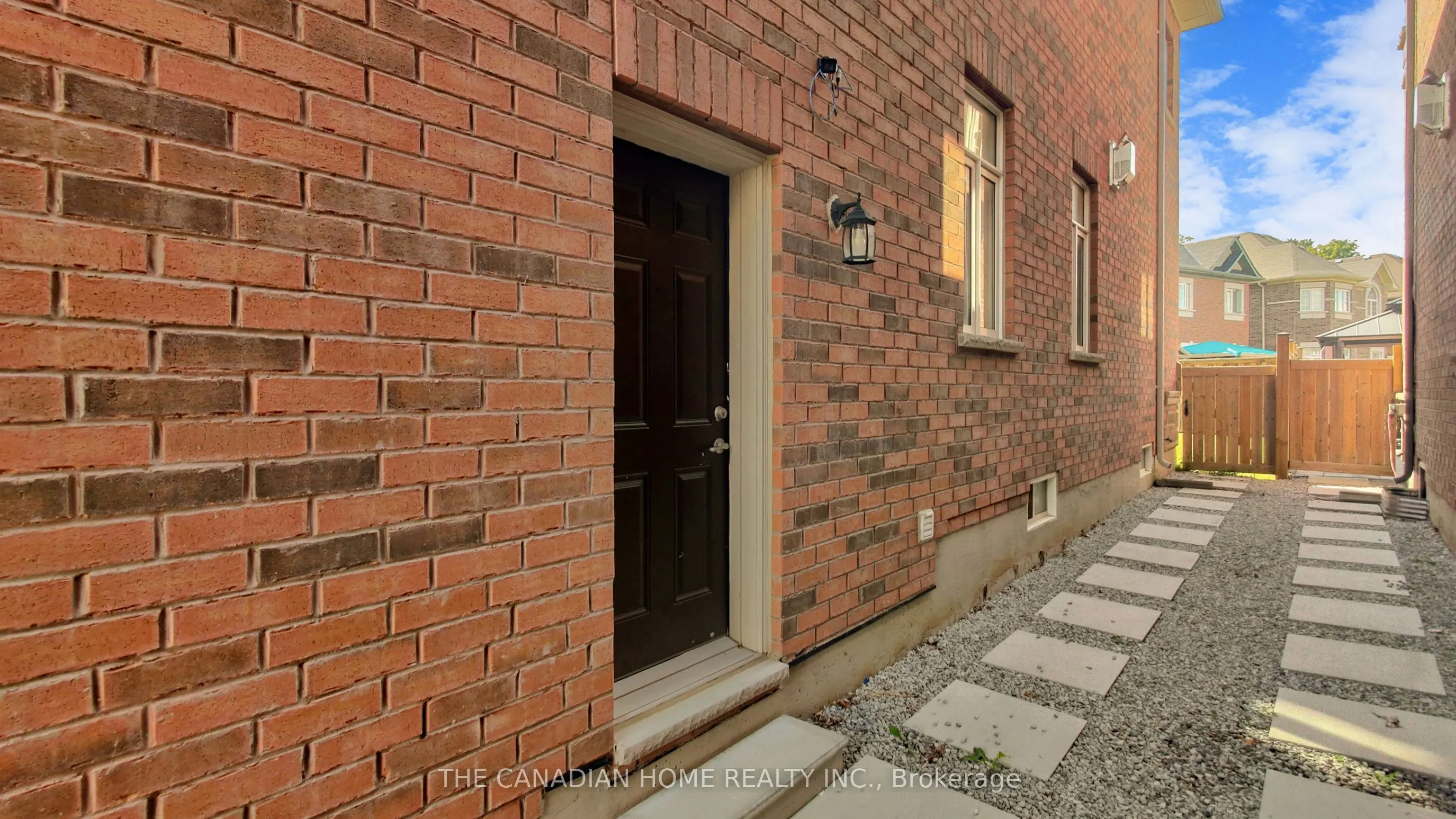 212 Niagara Trail