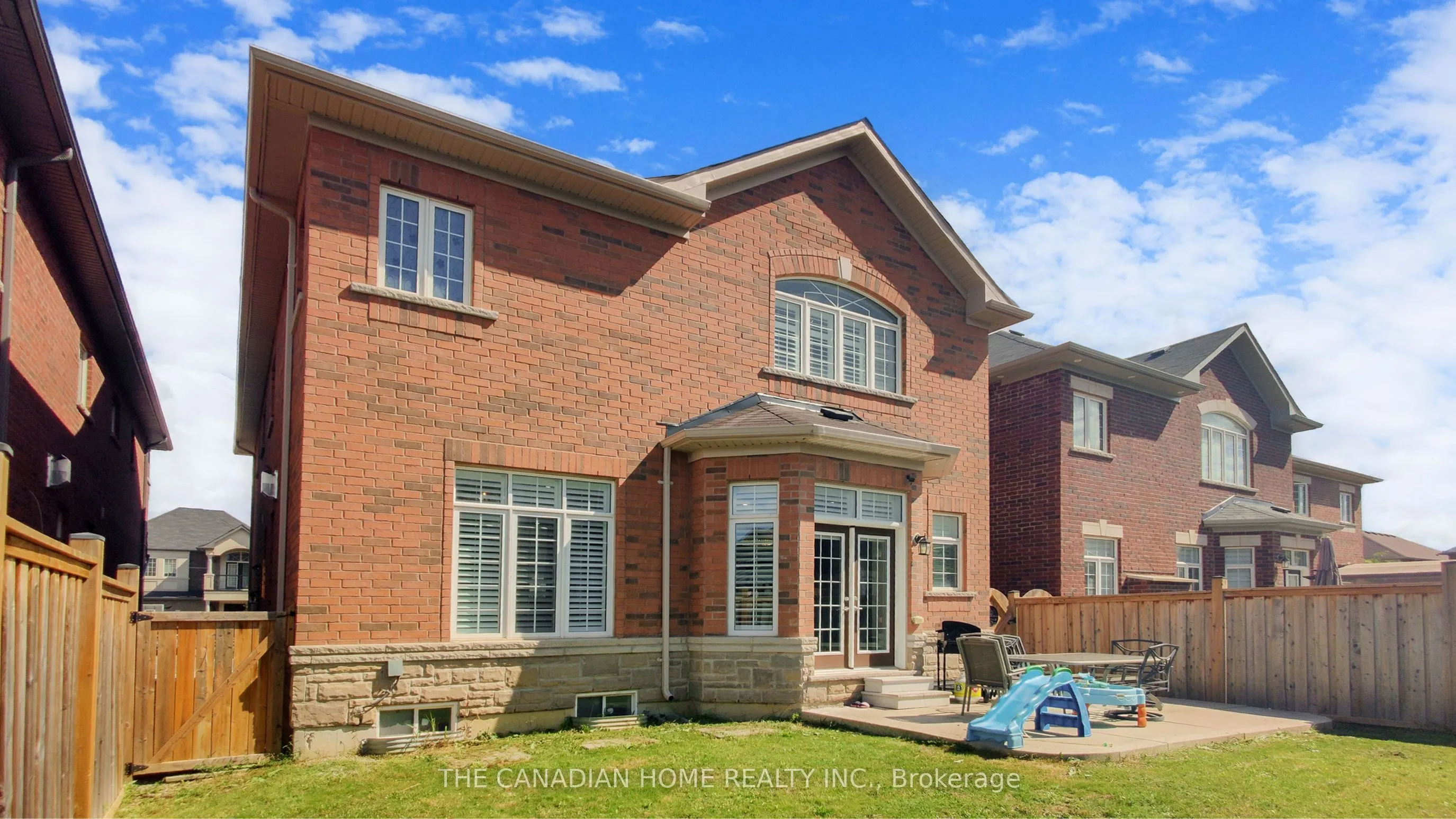 212 Niagara Trail