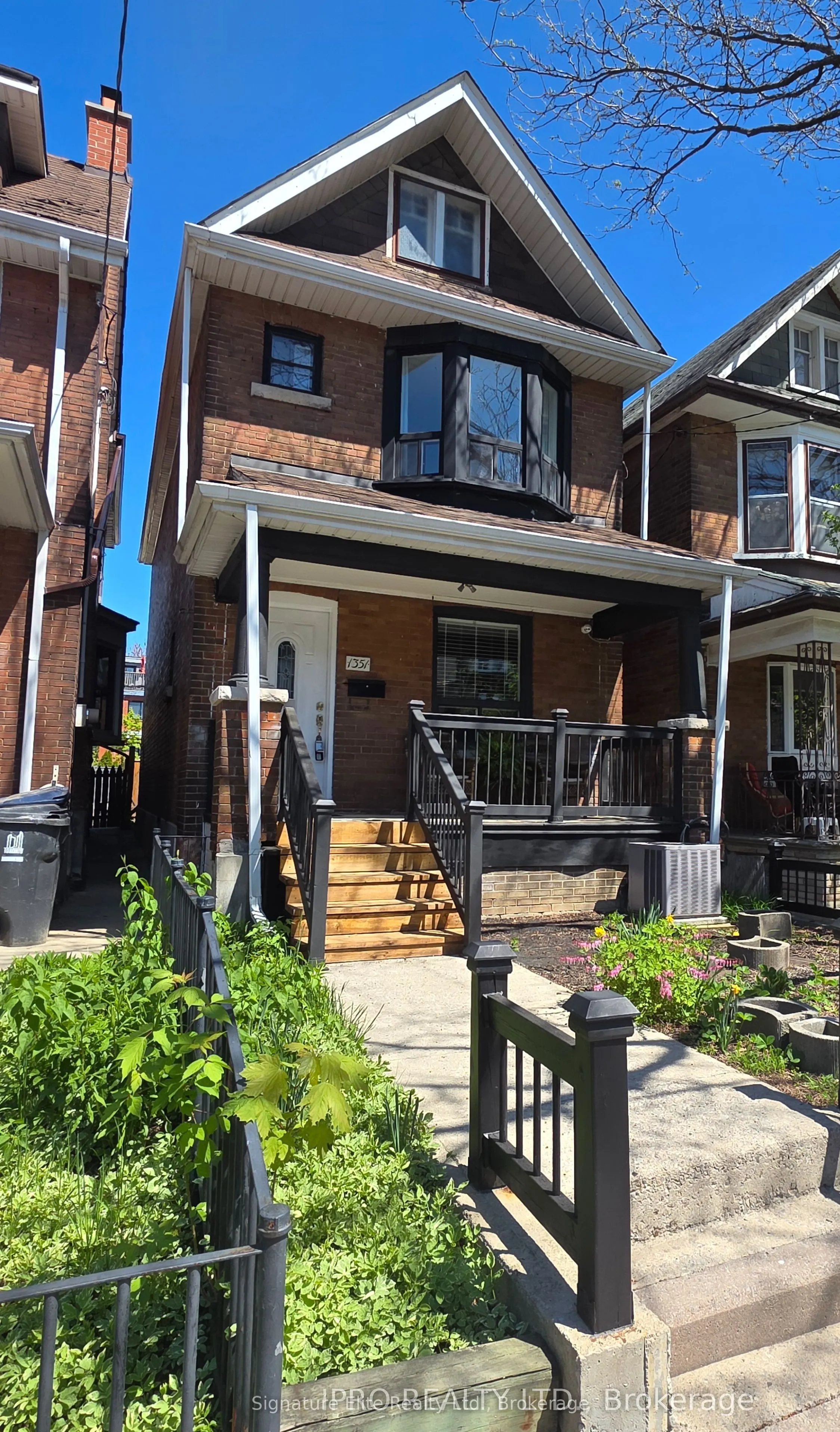 1351 Lansdowne Avenue, #Upper
