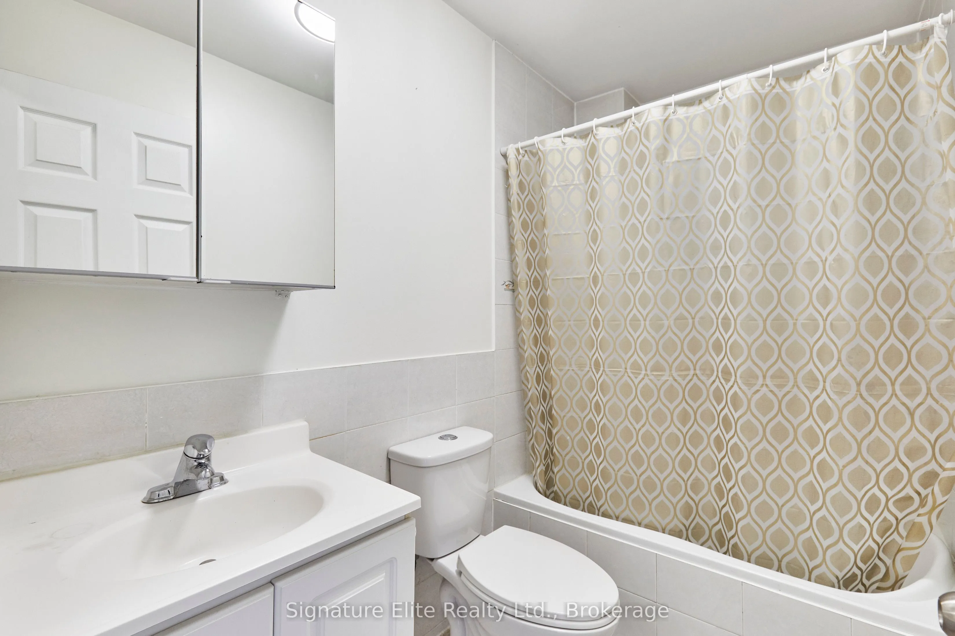 1351 Lansdowne Avenue, #Upper