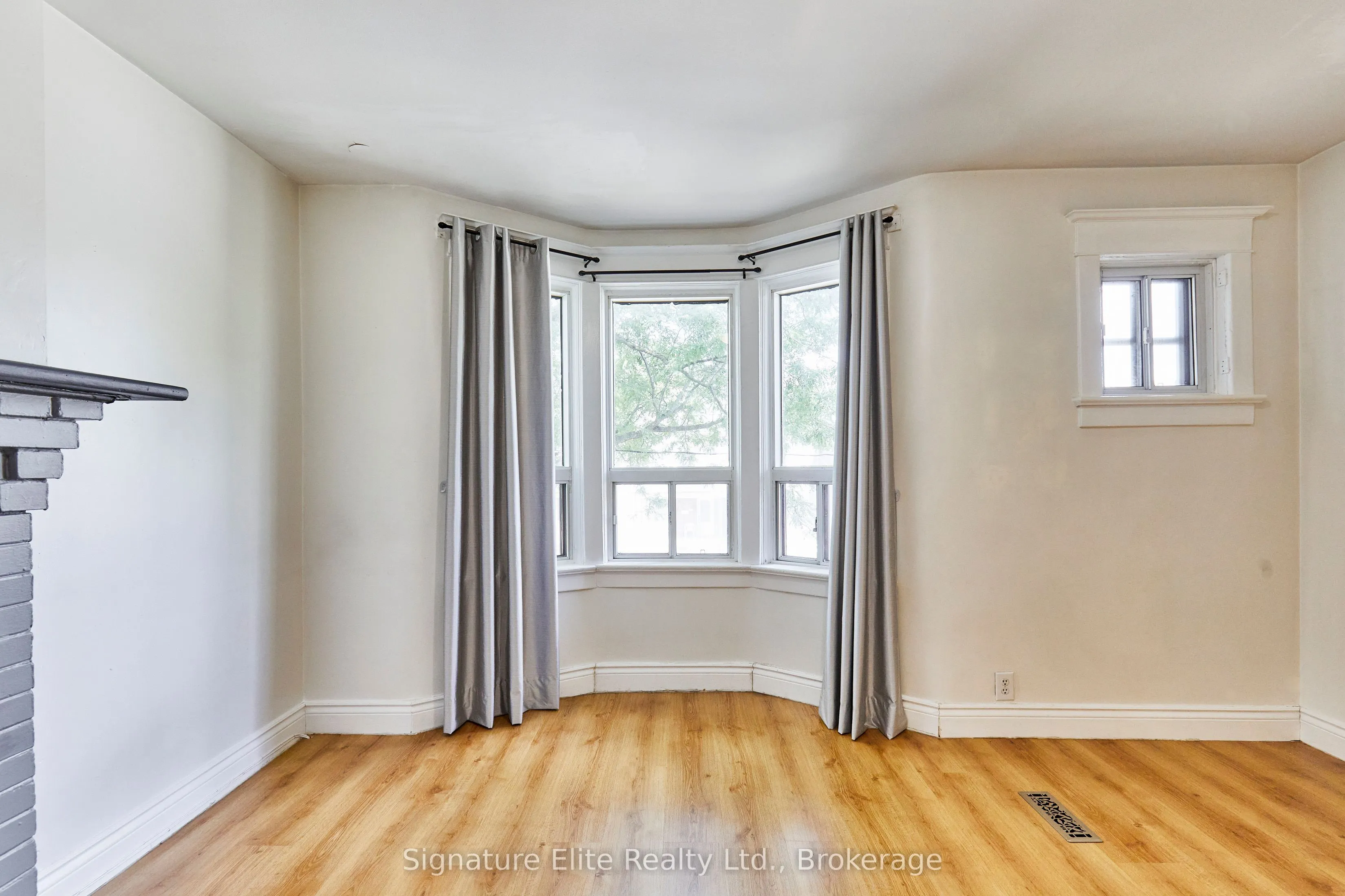 1351 Lansdowne Avenue, #Upper
