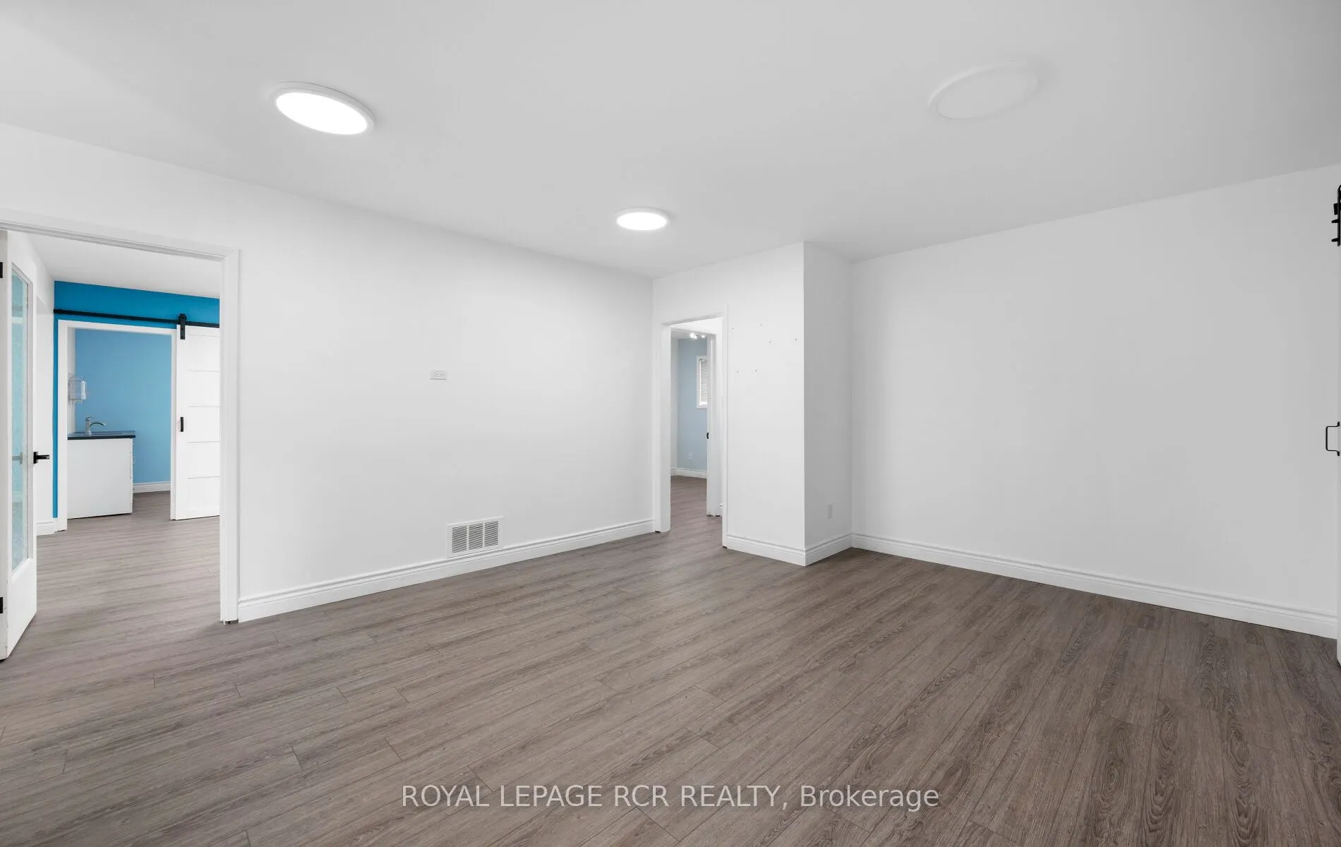 33 King Street W, #West Side Upper