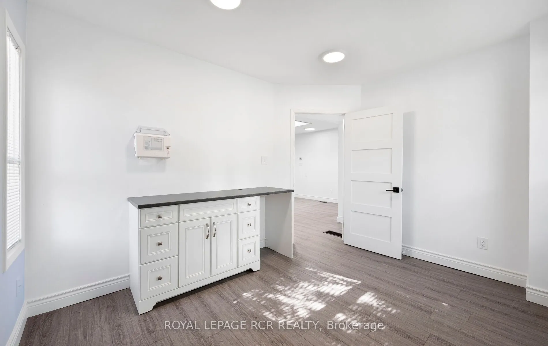 33 King Street W, #West Side Upper