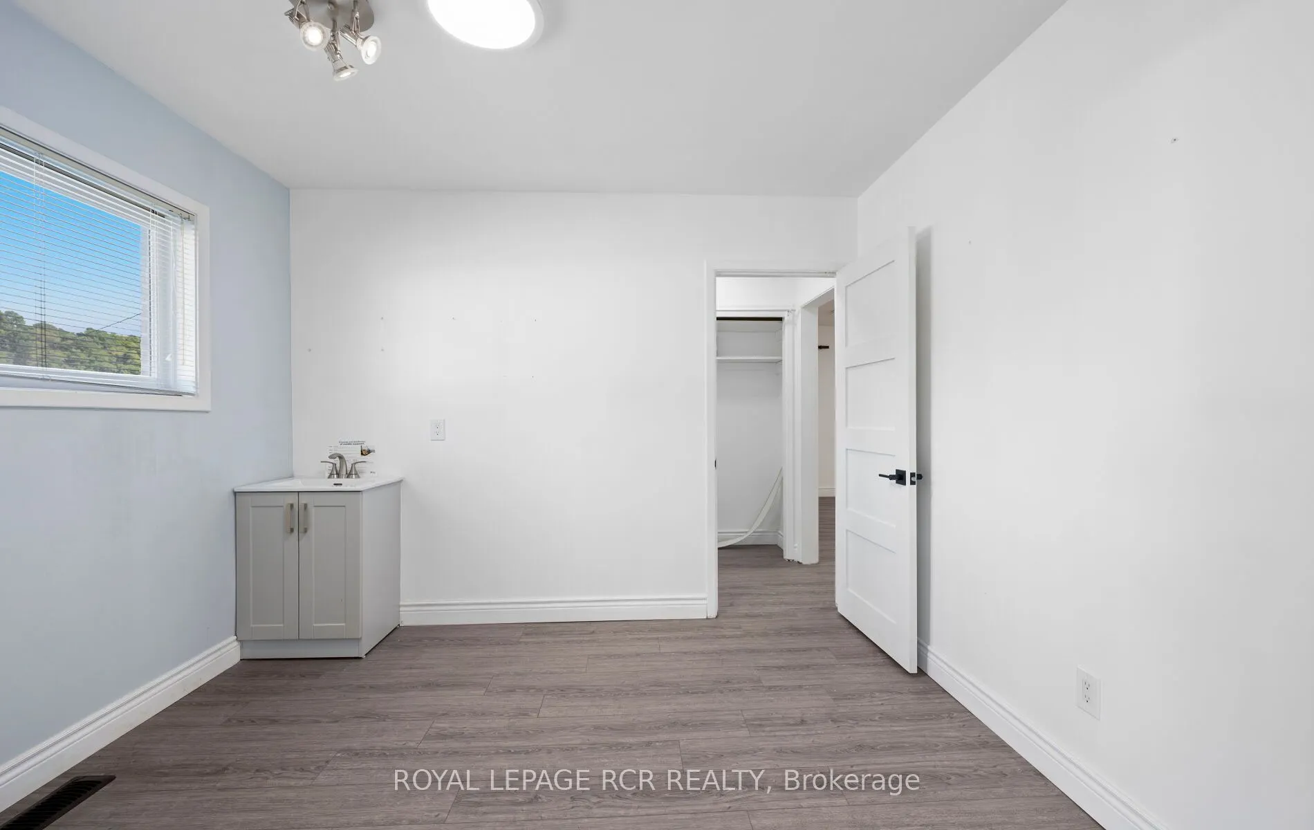 33 King Street W, #West Side Upper
