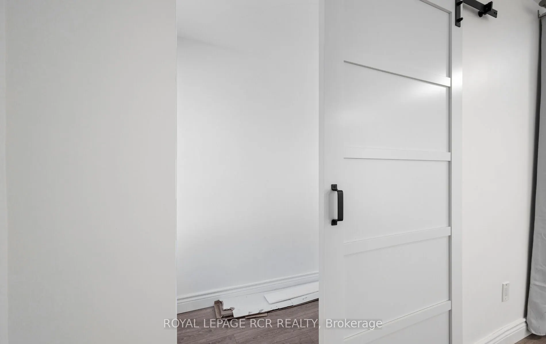 33 King Street W, #West Side Upper