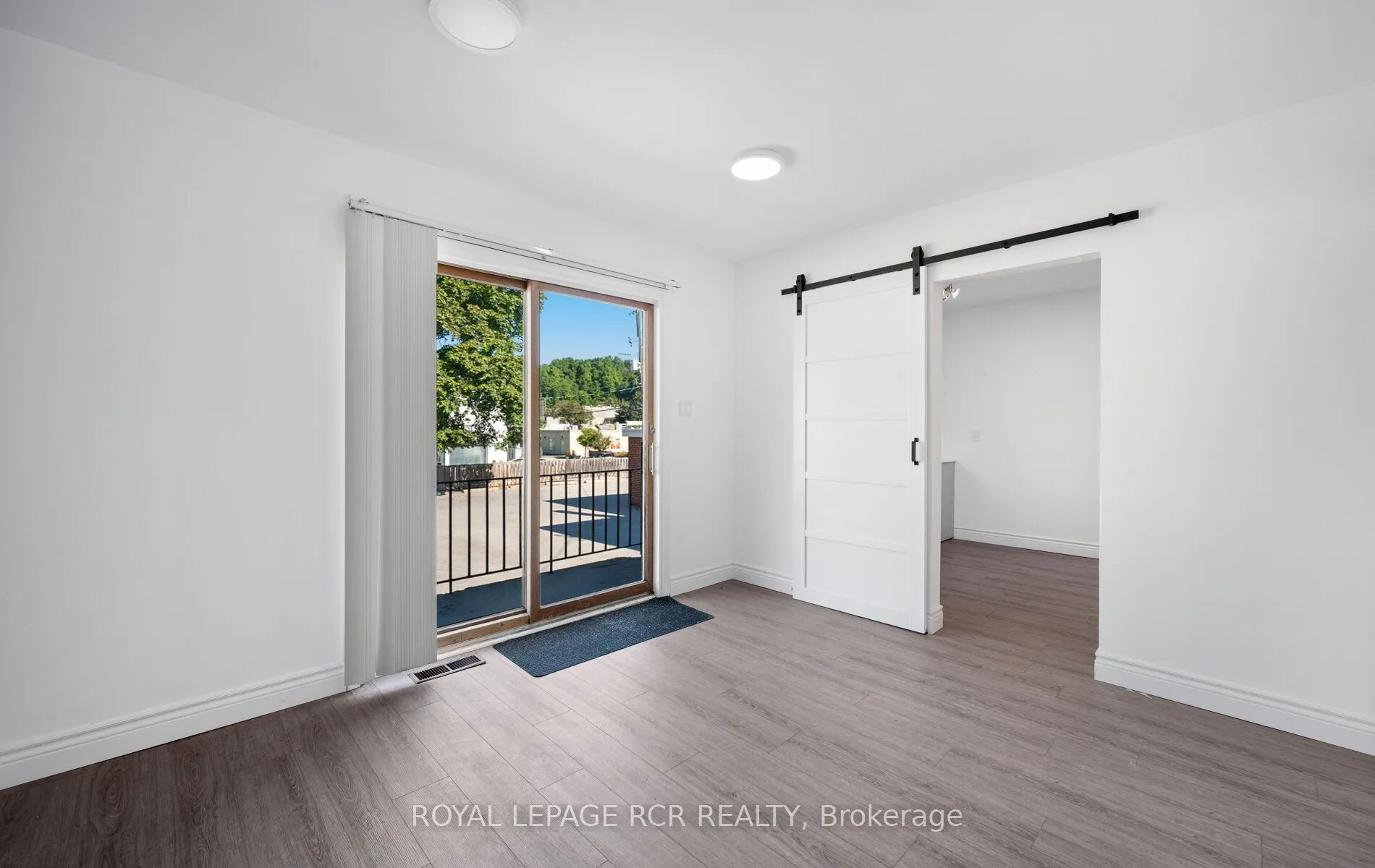 33 King Street W, #West Side Upper