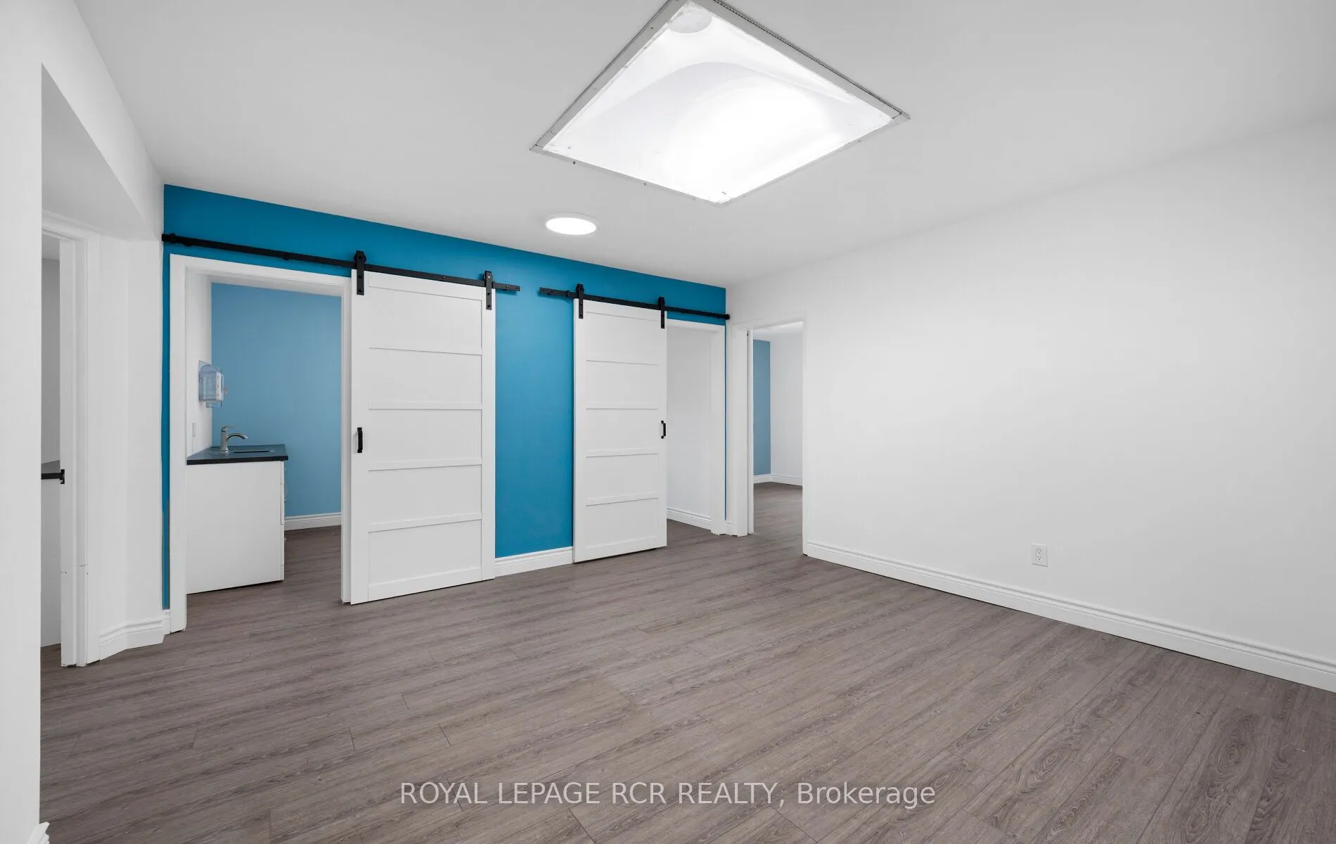33 King Street W, #West Side Upper