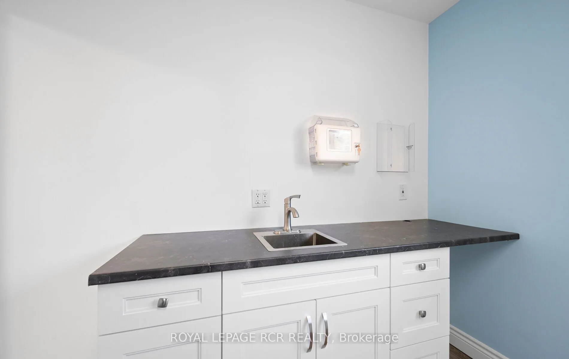 33 King Street W, #West Side Upper
