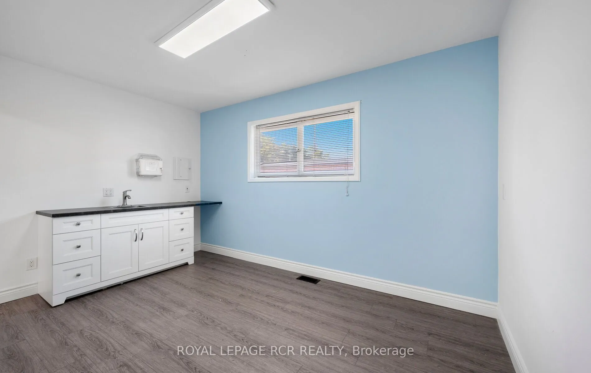 33 King Street W, #West Side Upper