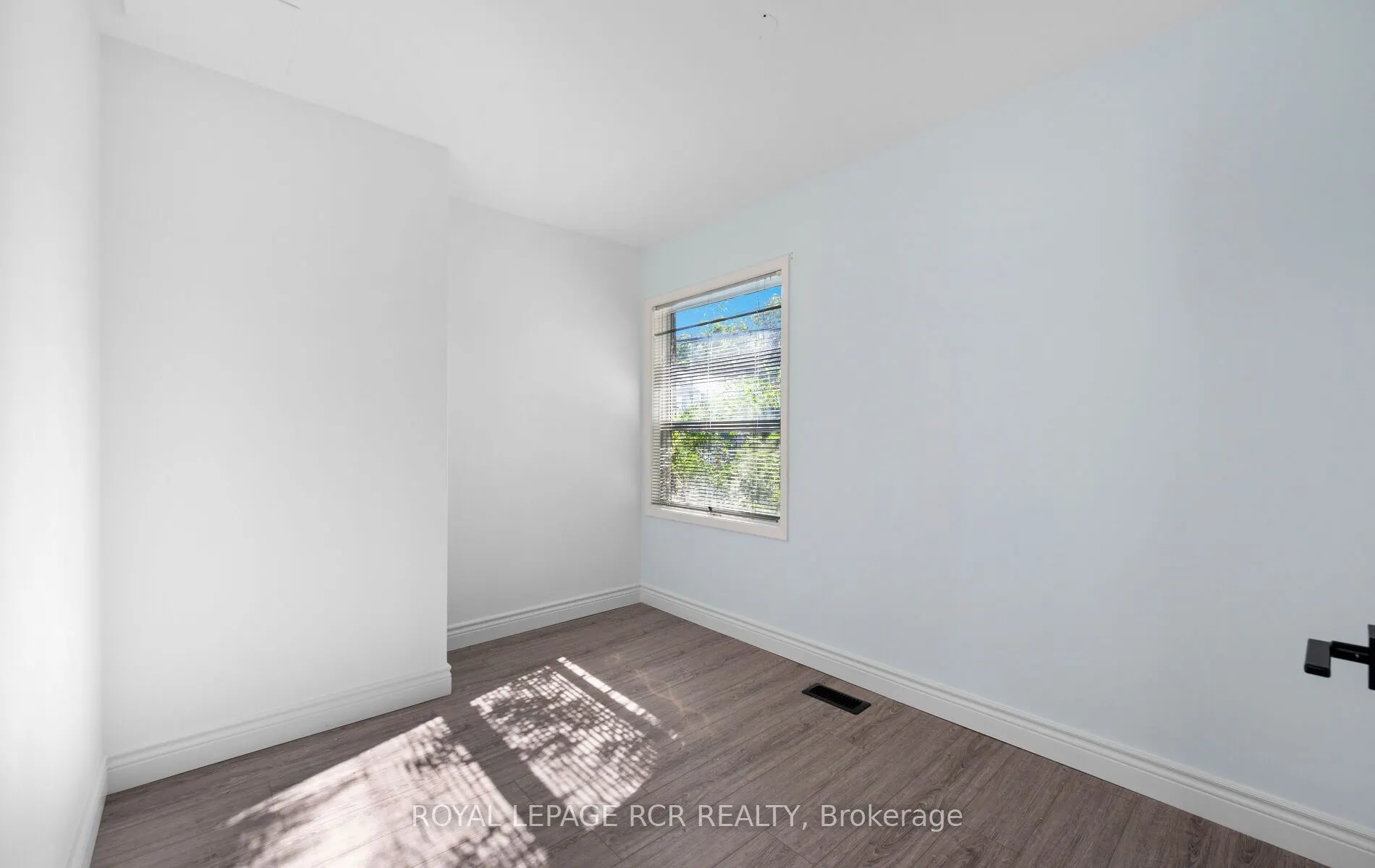33 King Street W, #West Side Upper