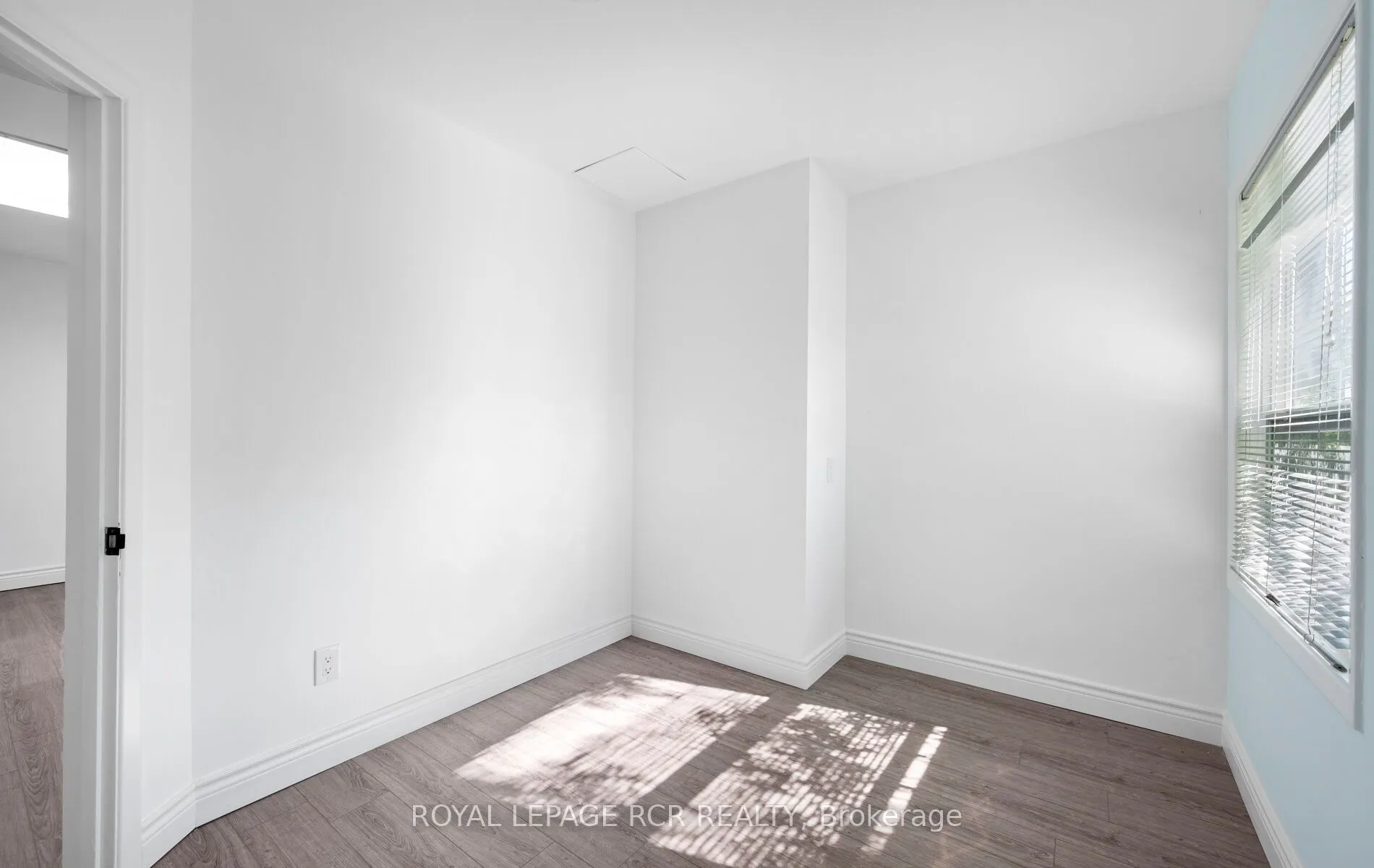 33 King Street W, #West Side Upper