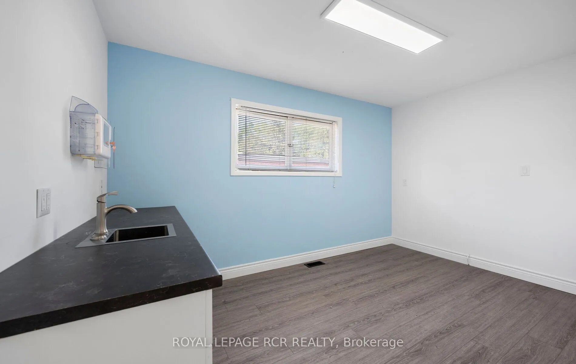 33 King Street W, #West Side Upper