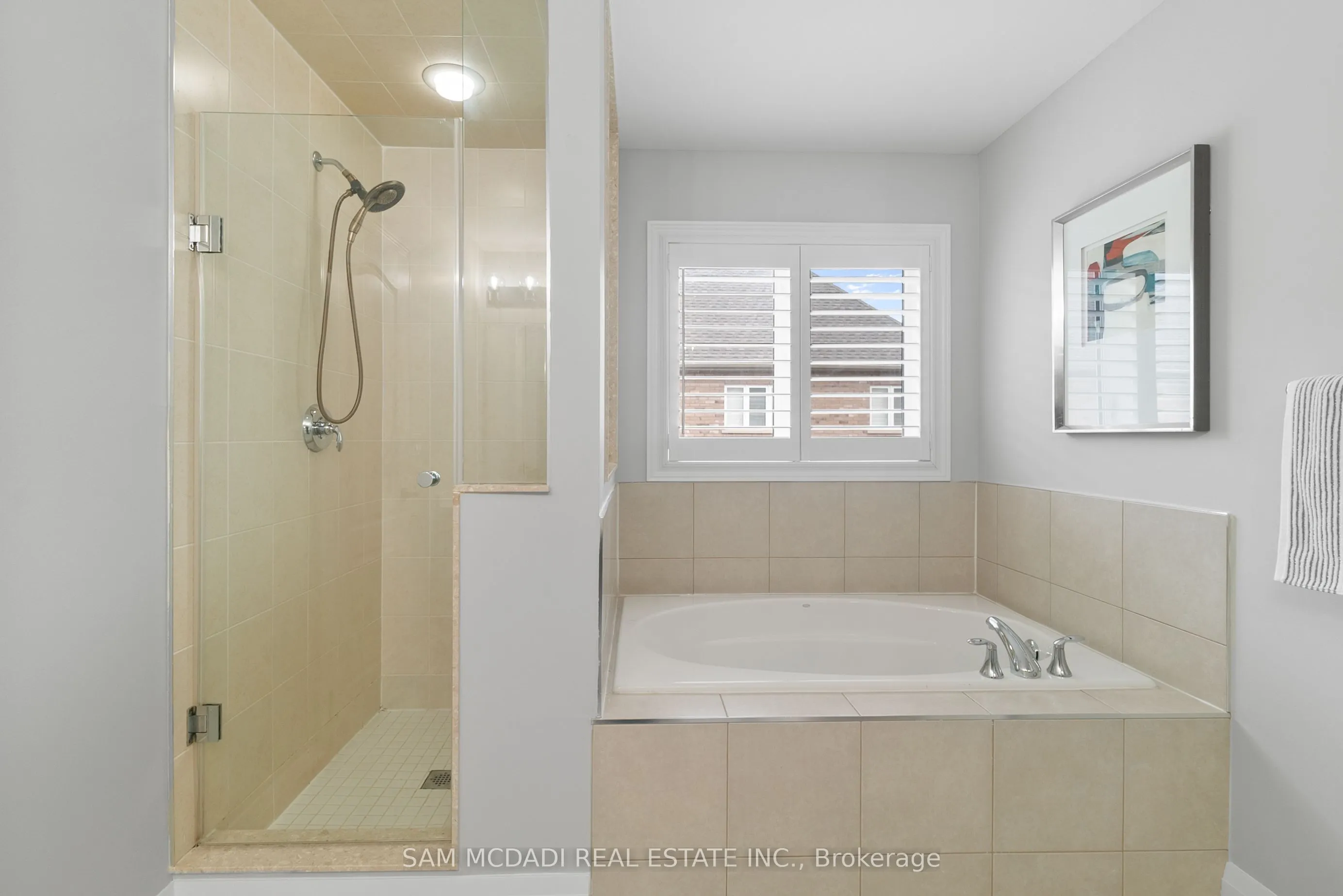 573 Settlers Road W