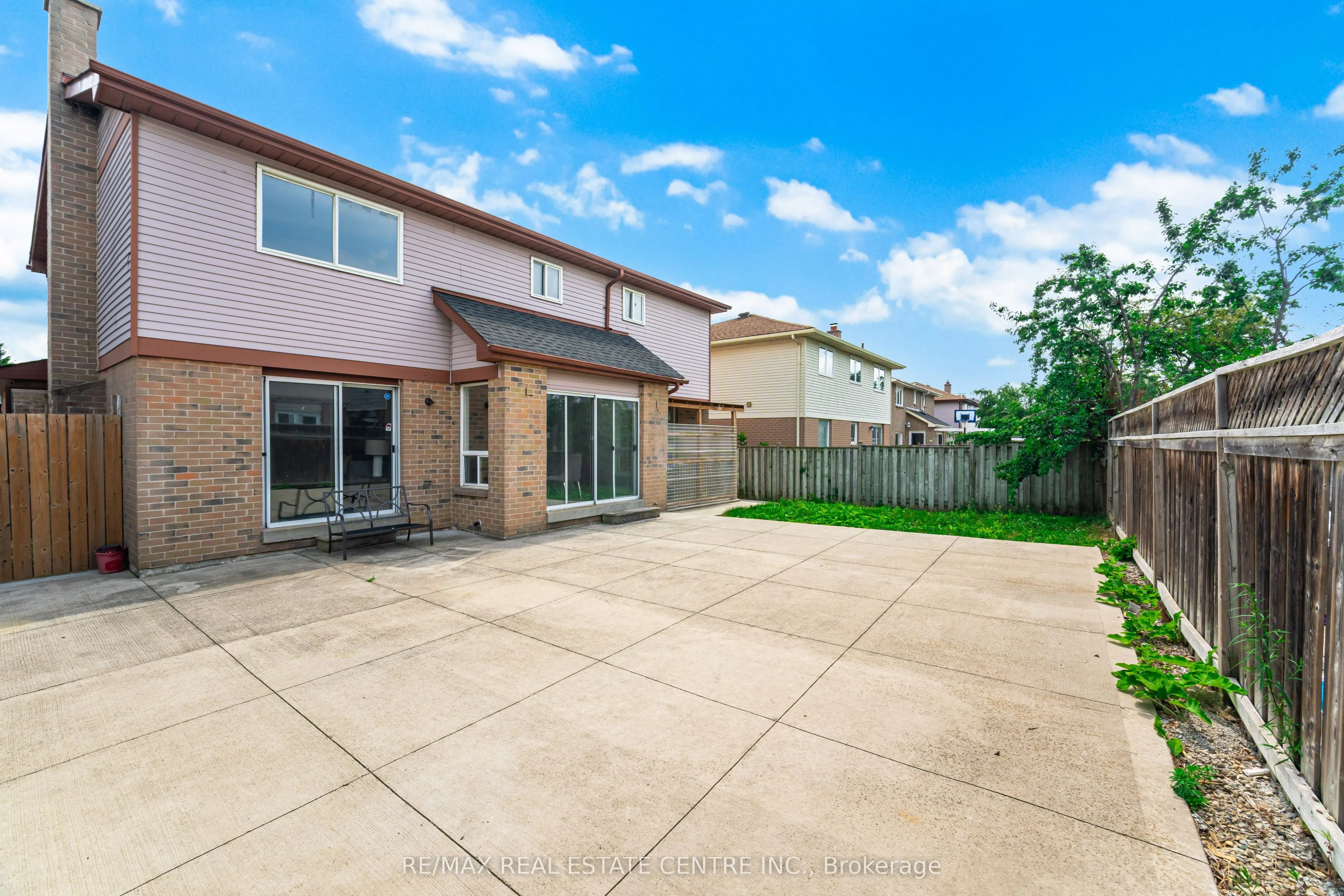 76 Moffatt Avenue