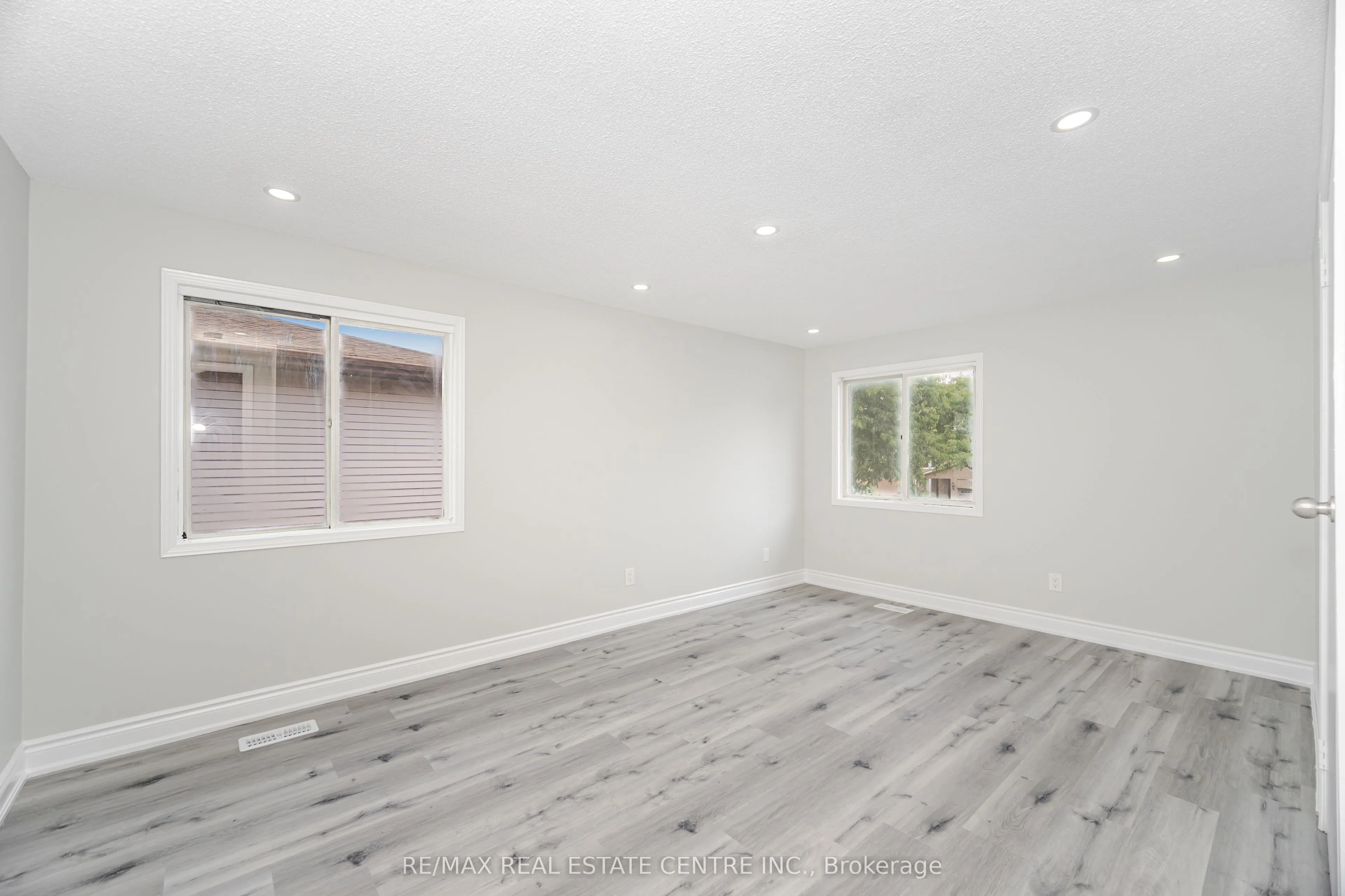 76 Moffatt Avenue