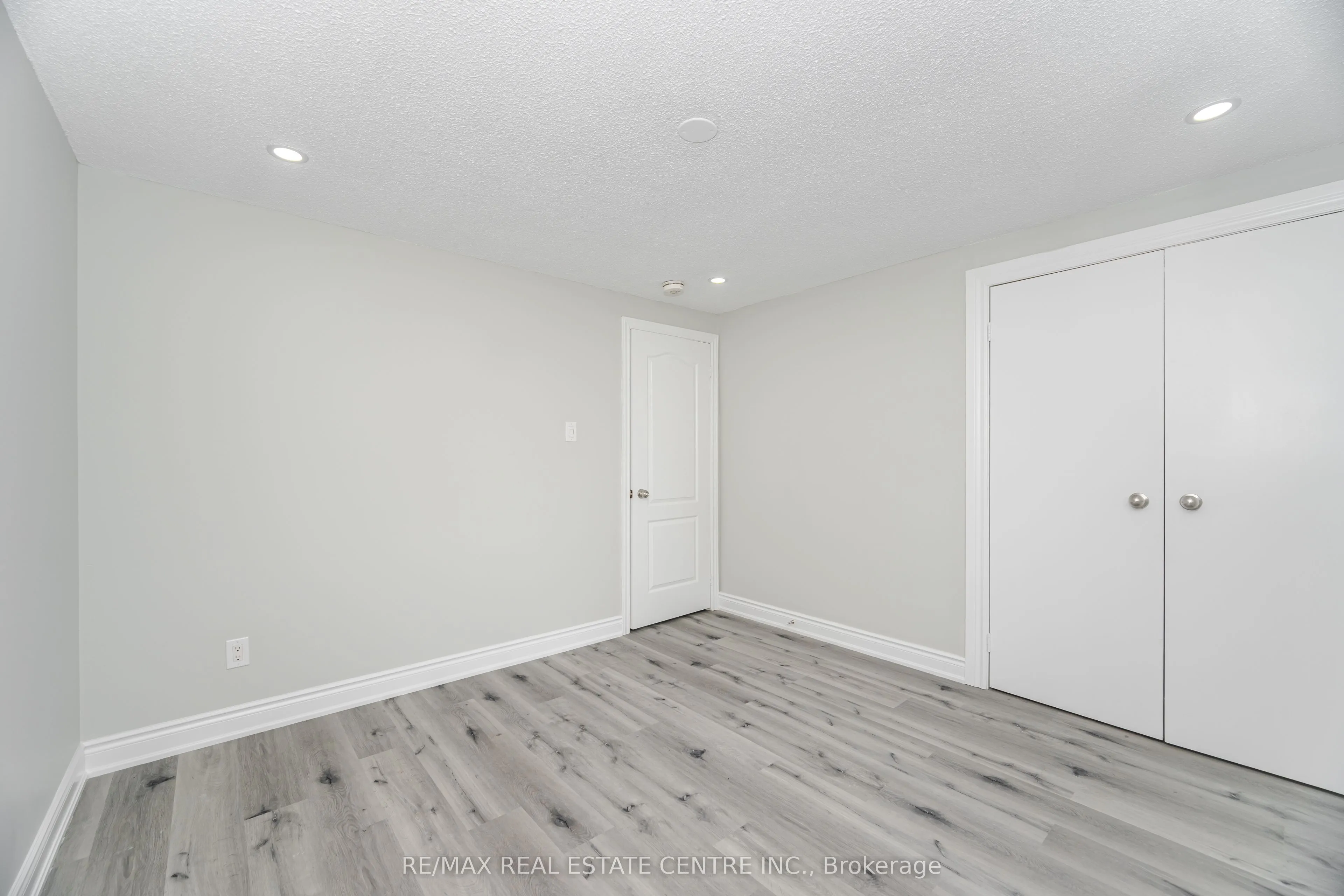 76 Moffatt Avenue