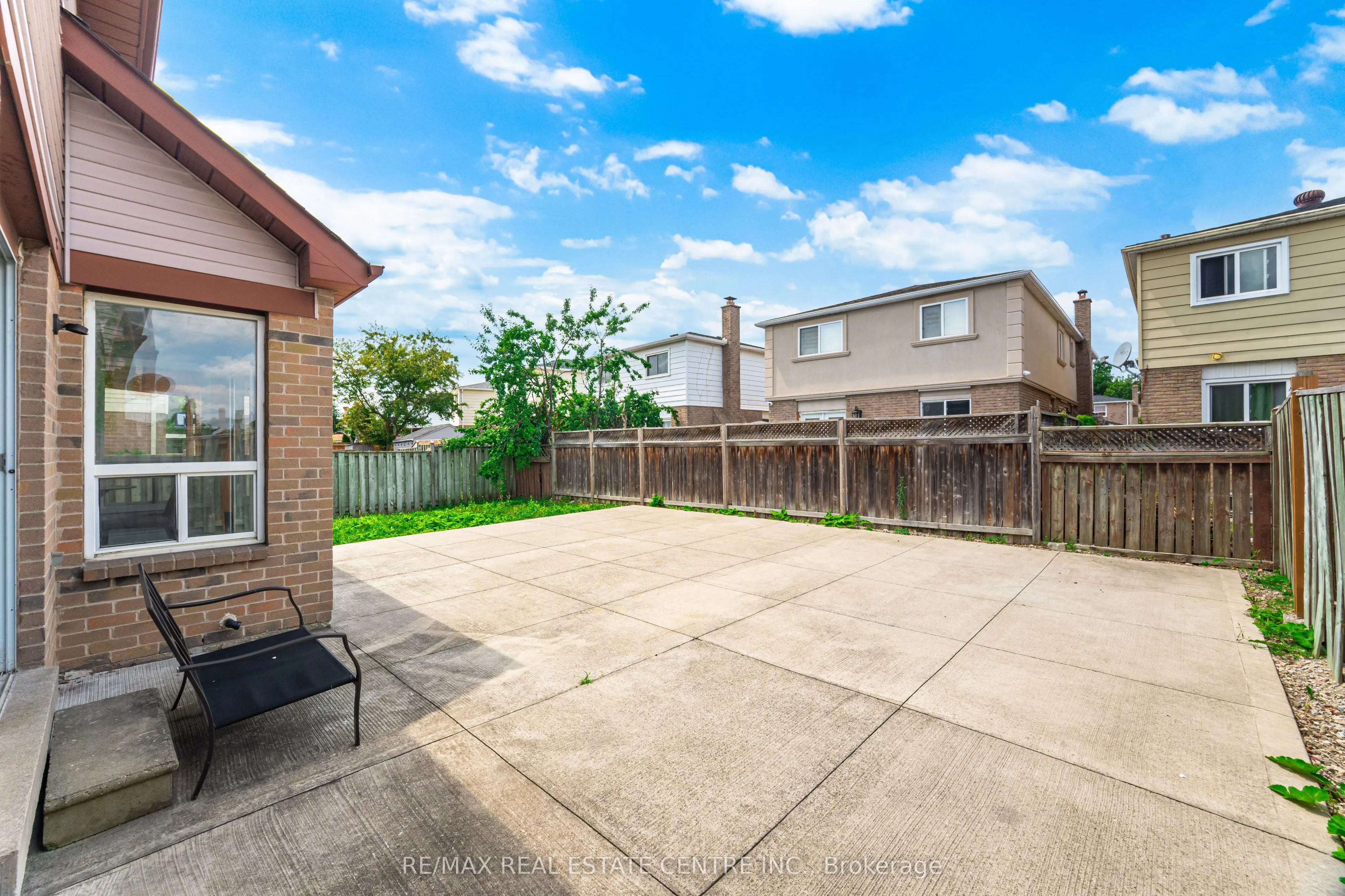 76 Moffatt Avenue